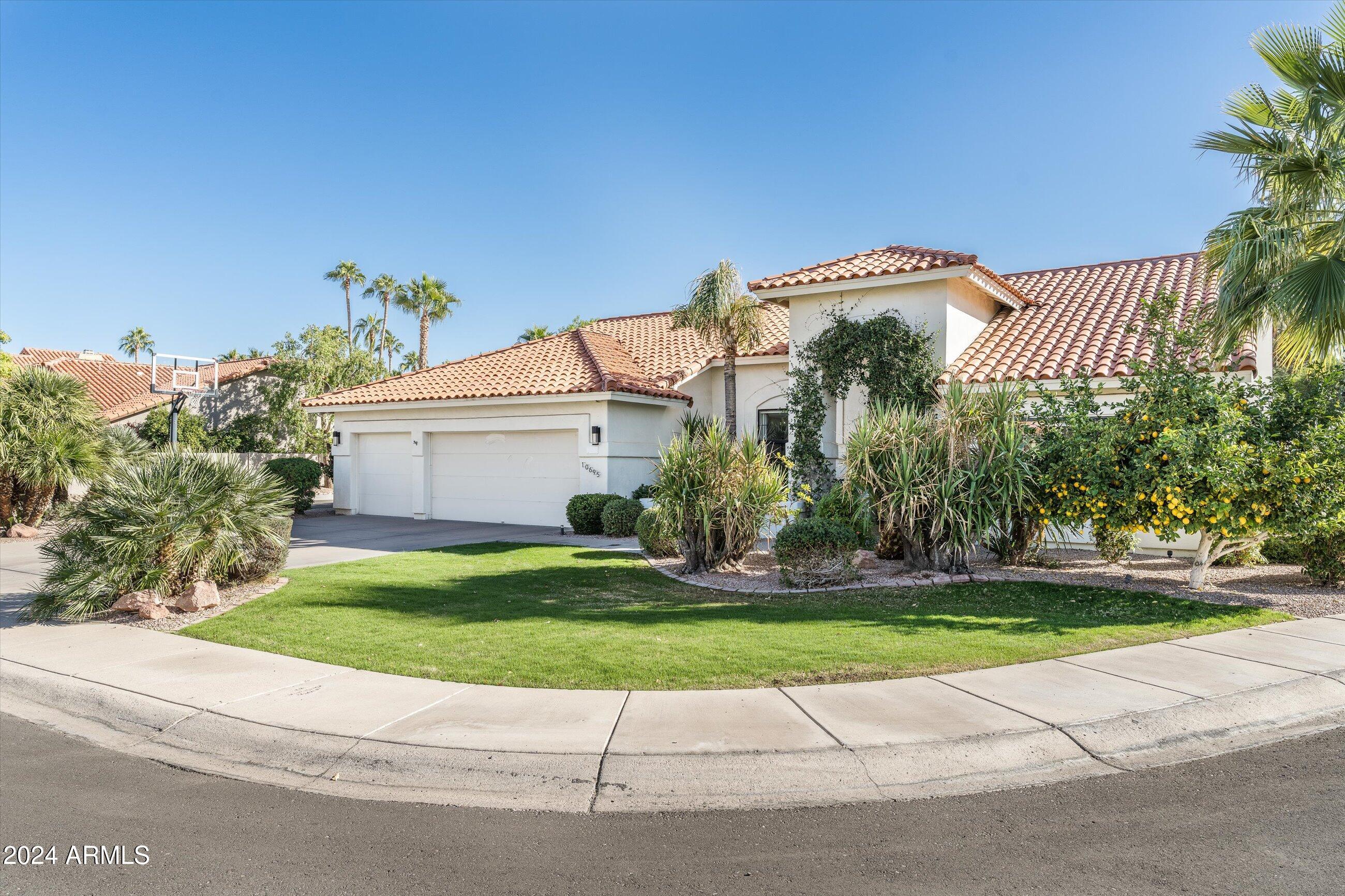 10695 E SAN SALVADOR Drive