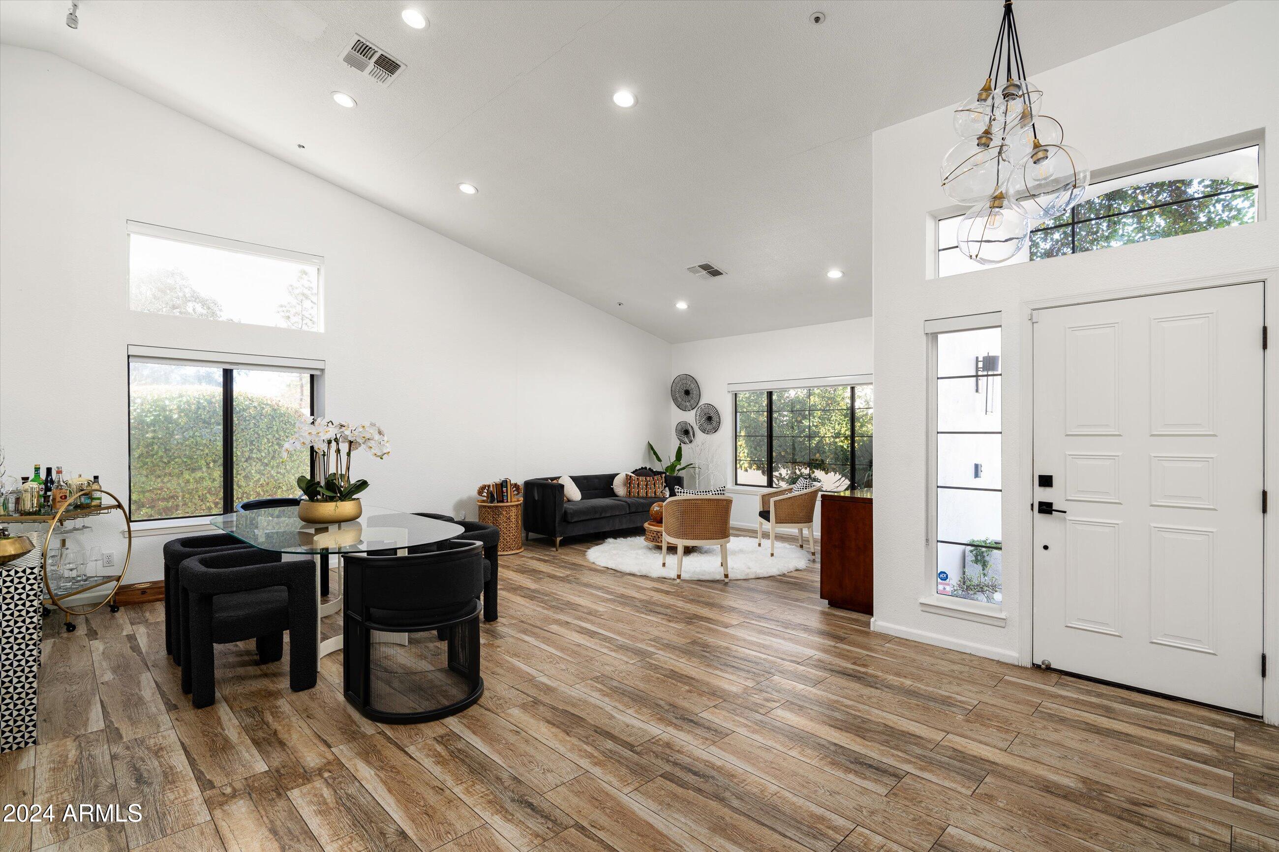 10695 E SAN SALVADOR Drive