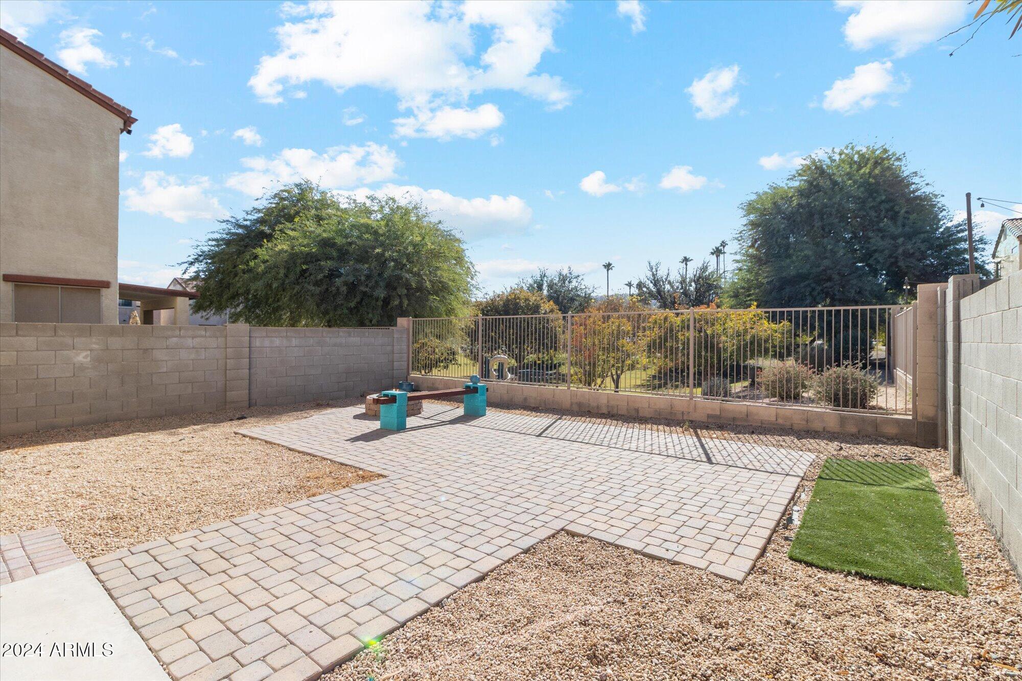 1339 E DUNBAR Drive