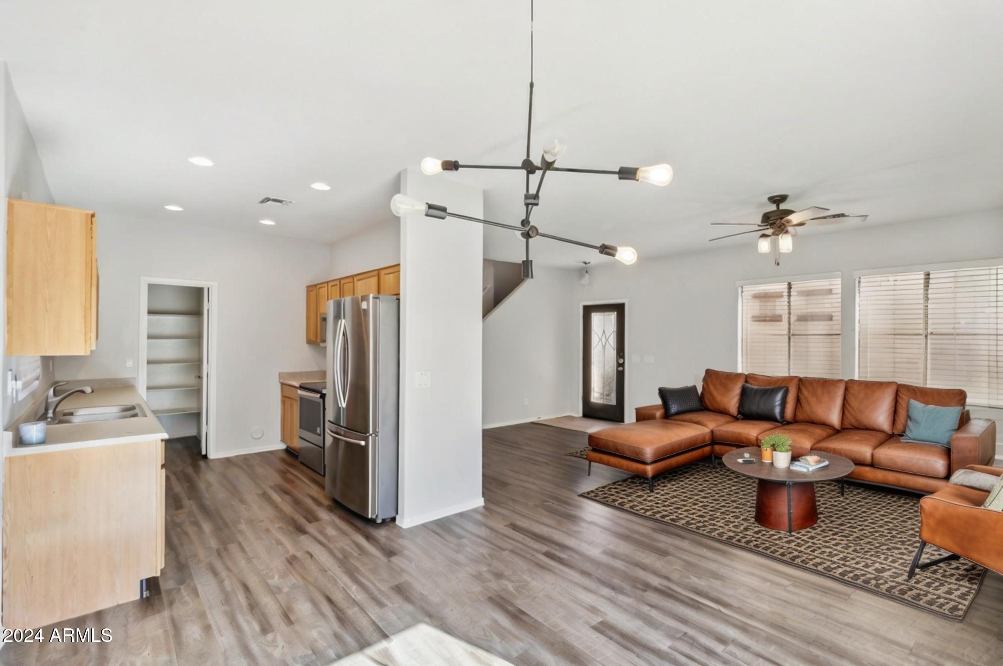 1339 E DUNBAR Drive