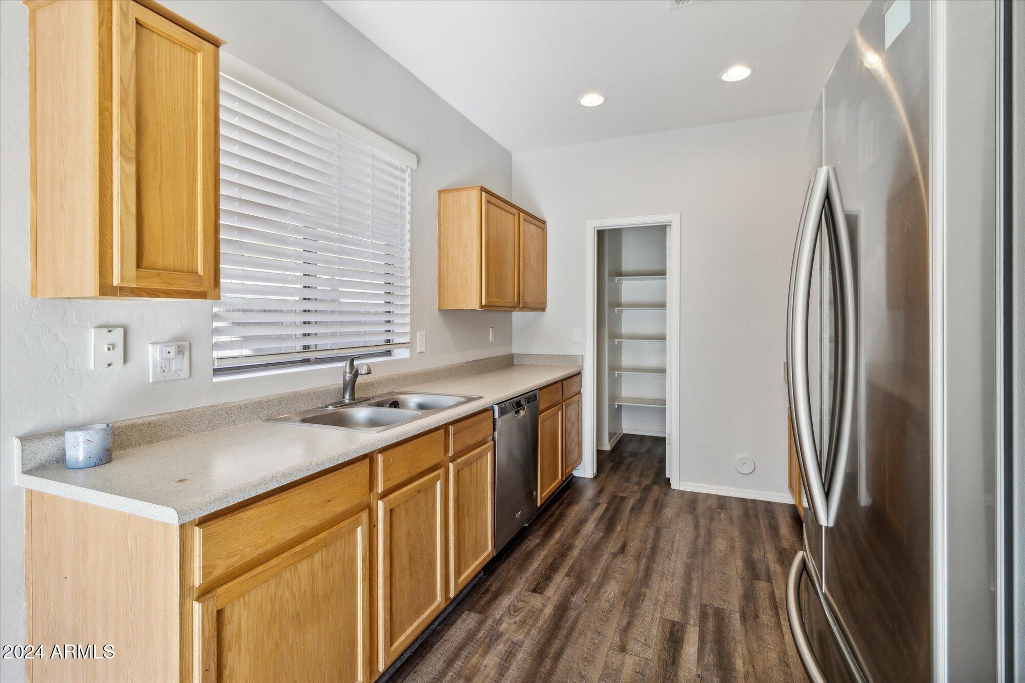 1339 E DUNBAR Drive
