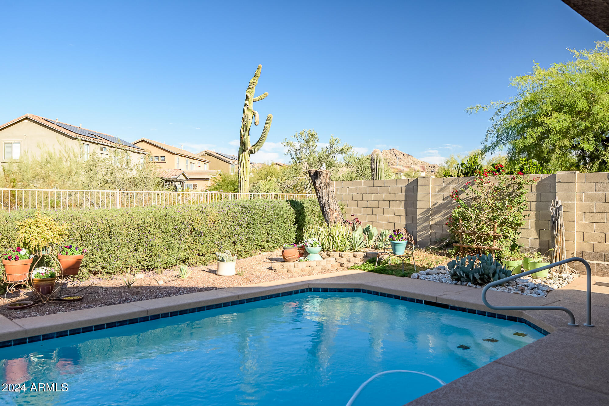 17542 W ROCK LEDGE Road