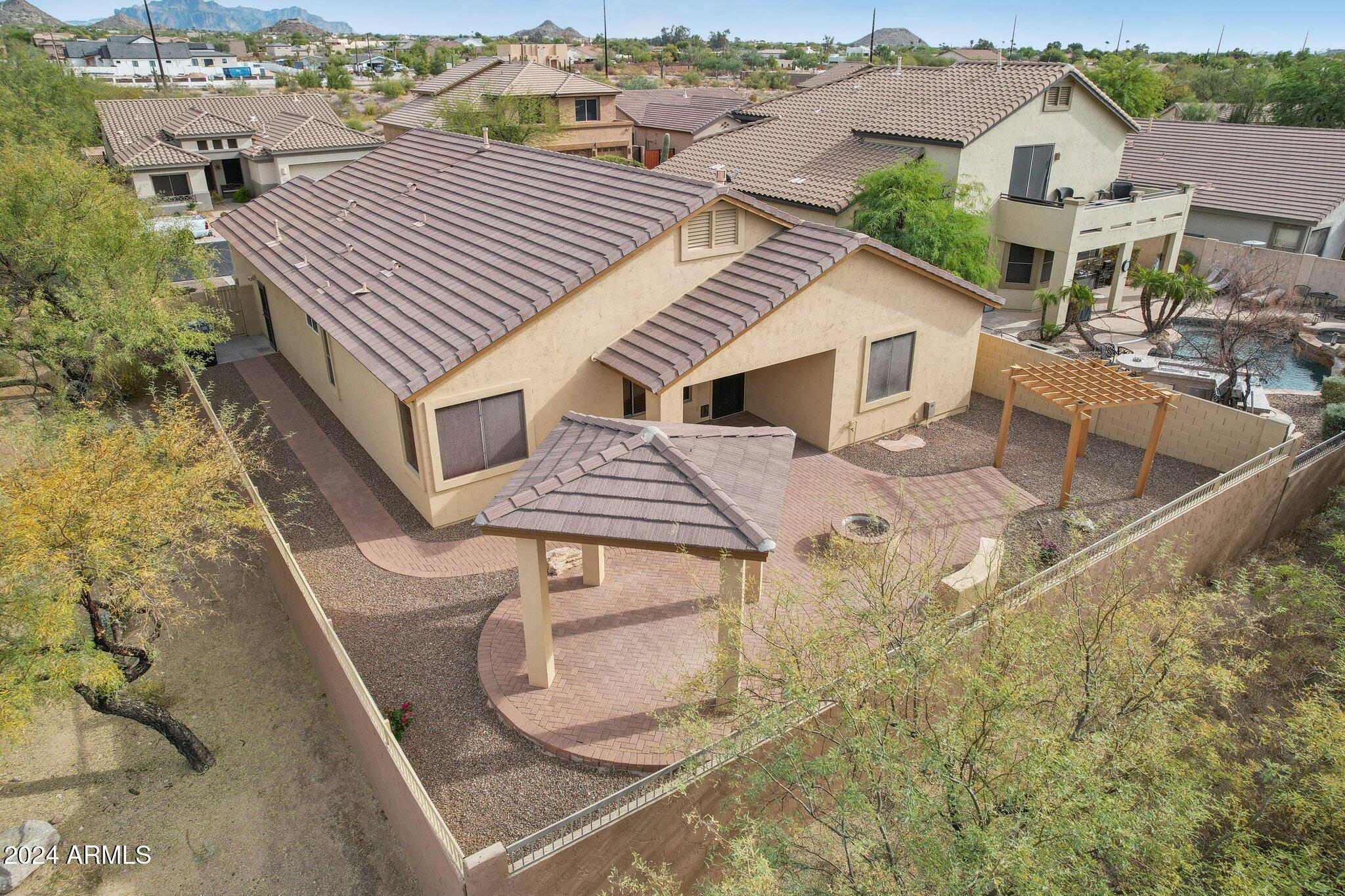 2764 N STERLING Street