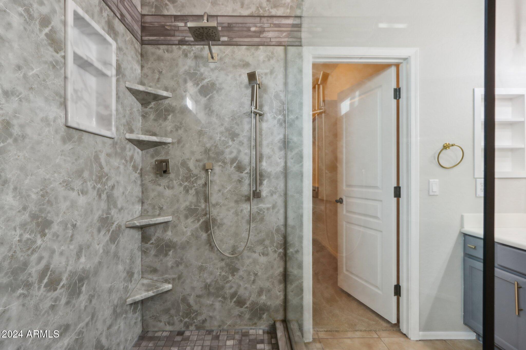 2764 N STERLING Street