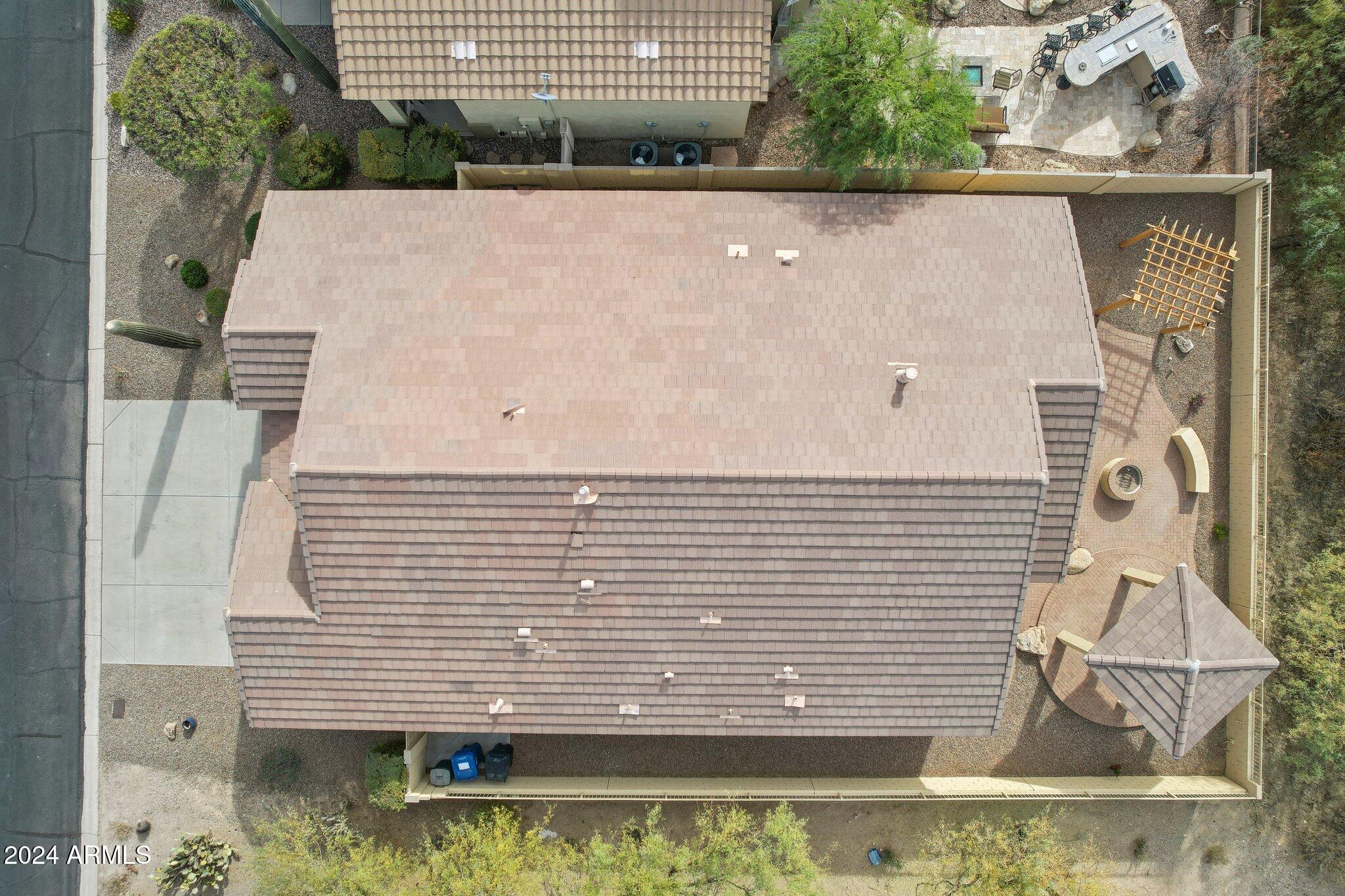 2764 N STERLING Street