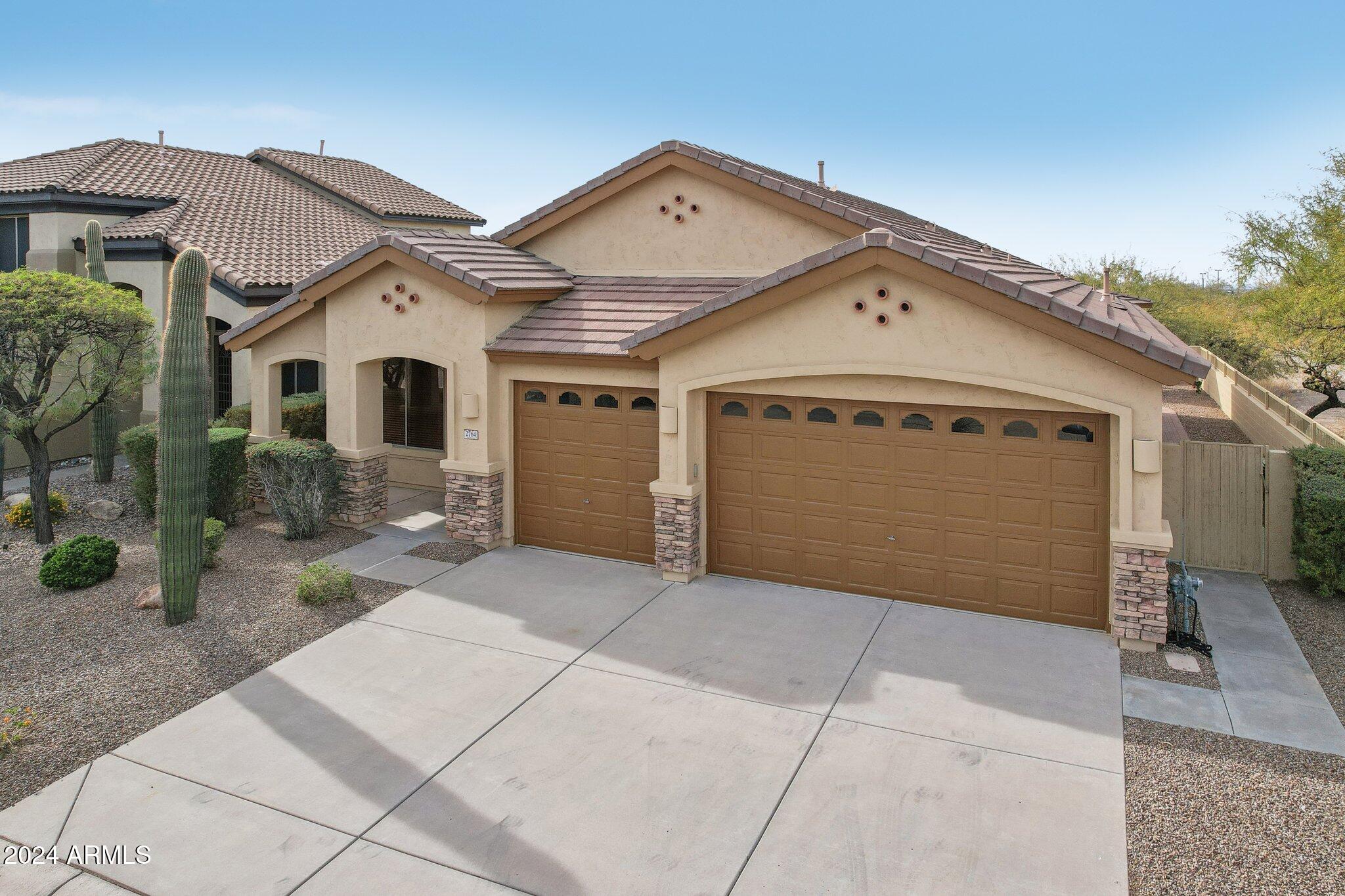 2764 N STERLING Street