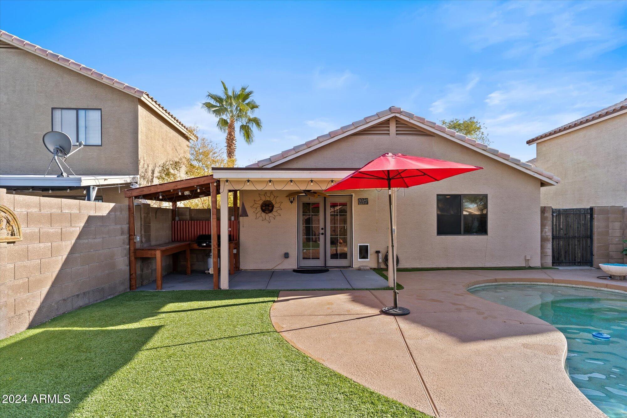2138 E WILLIAMS Drive