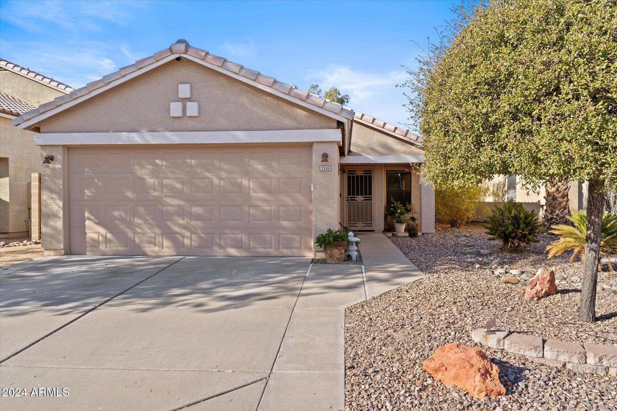 2138 E WILLIAMS Drive
