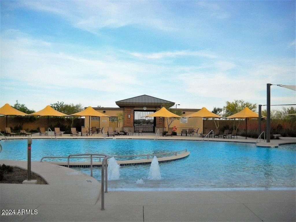 3575 N COLONIAL Court