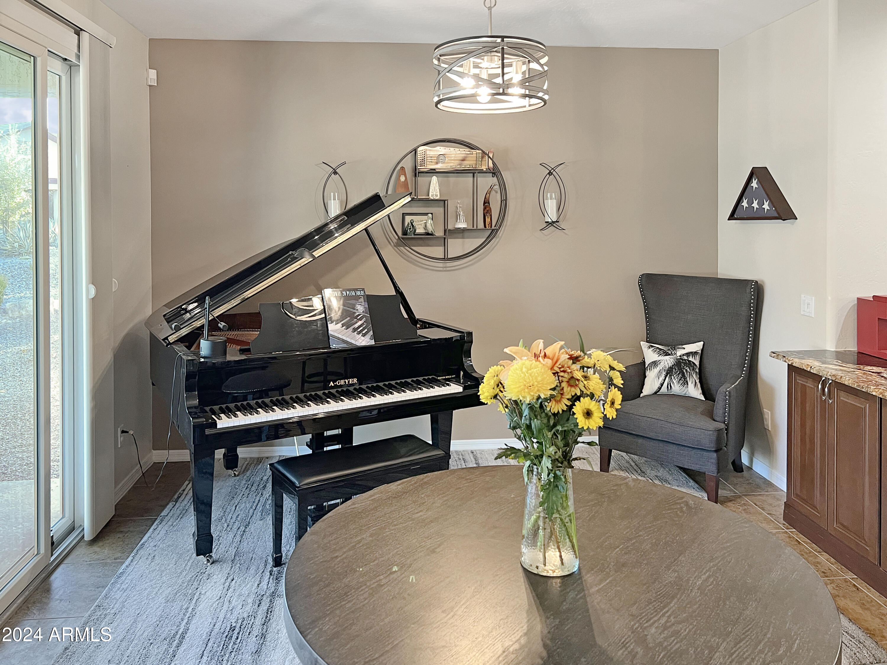 3575 N COLONIAL Court