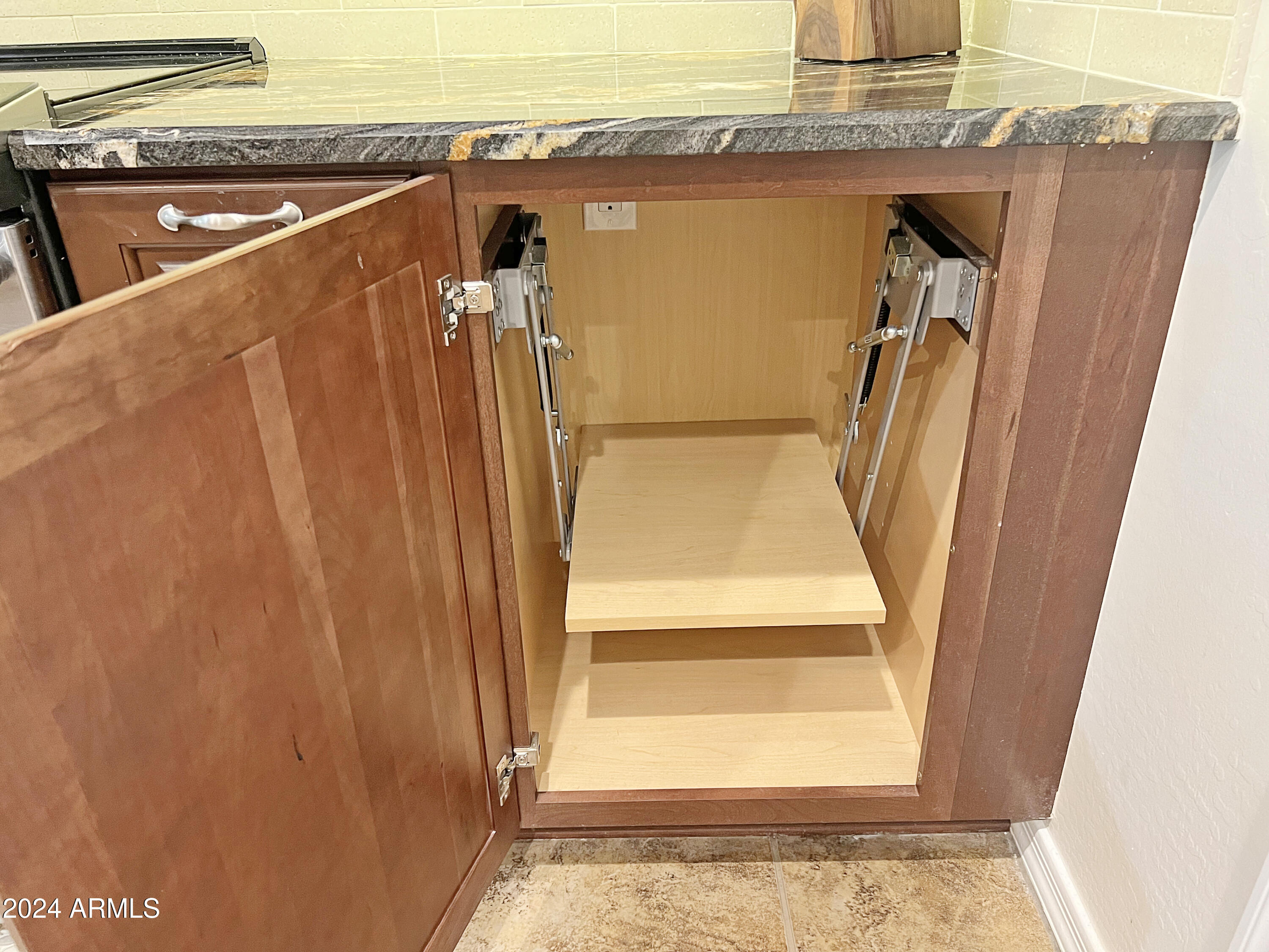 3575 N COLONIAL Court