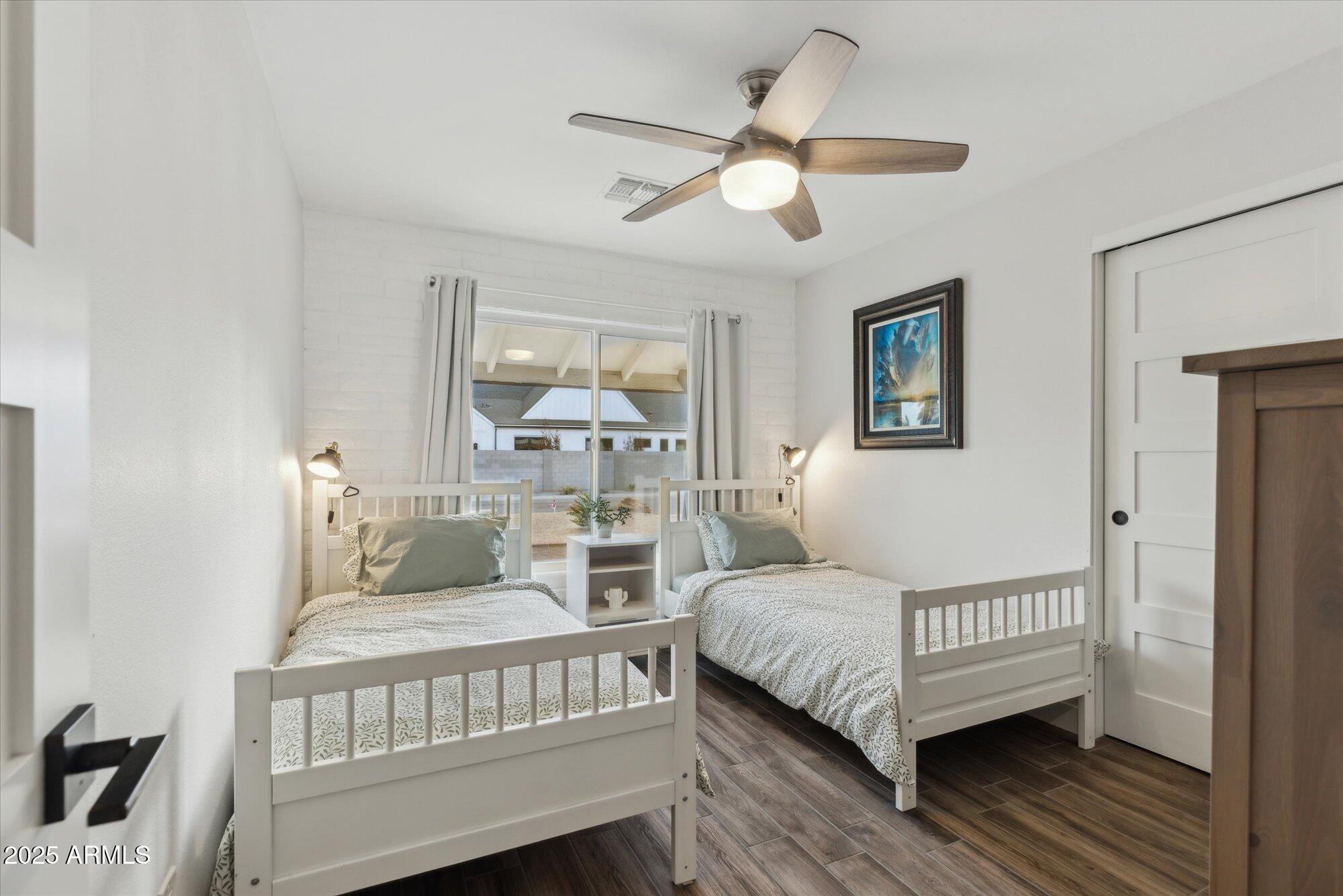 5960 E PERSHING Avenue