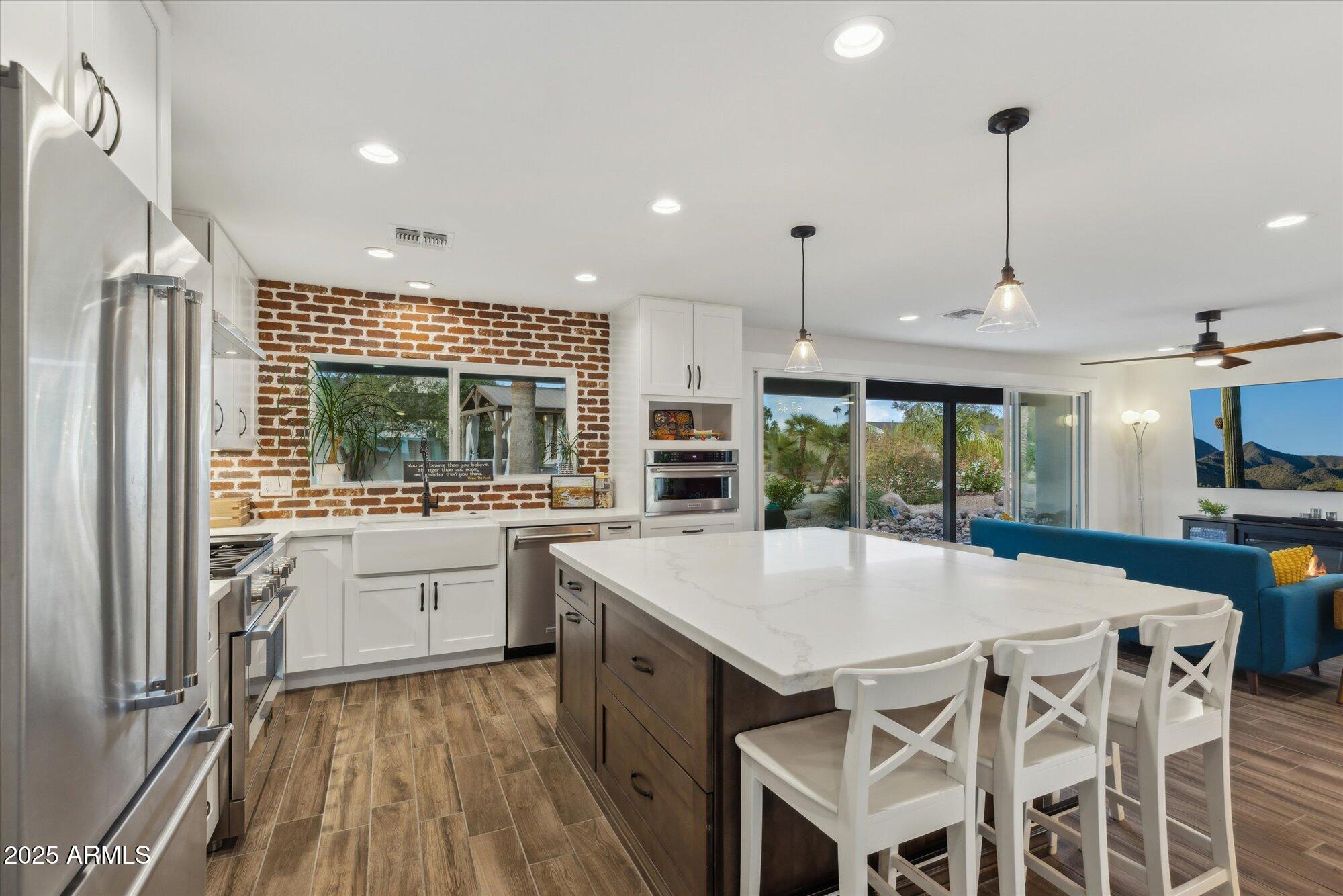 5960 E PERSHING Avenue