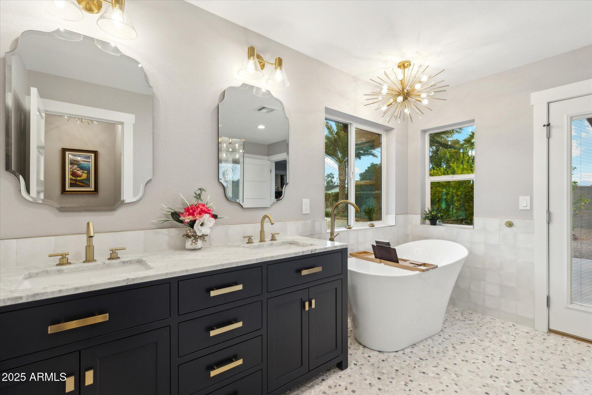 5960 E PERSHING Avenue