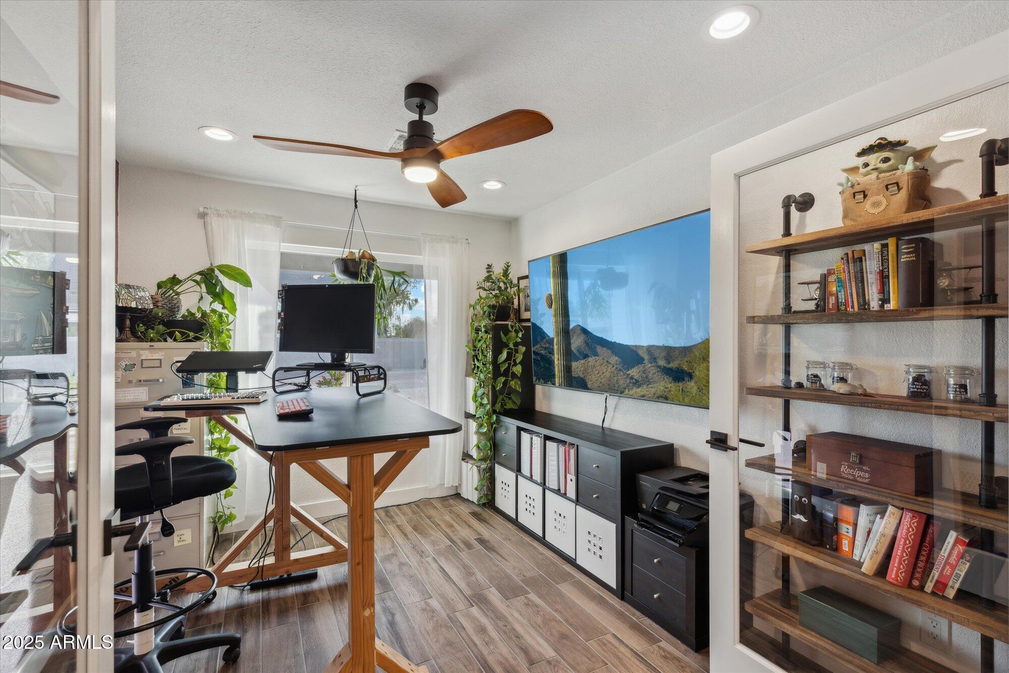 5960 E PERSHING Avenue