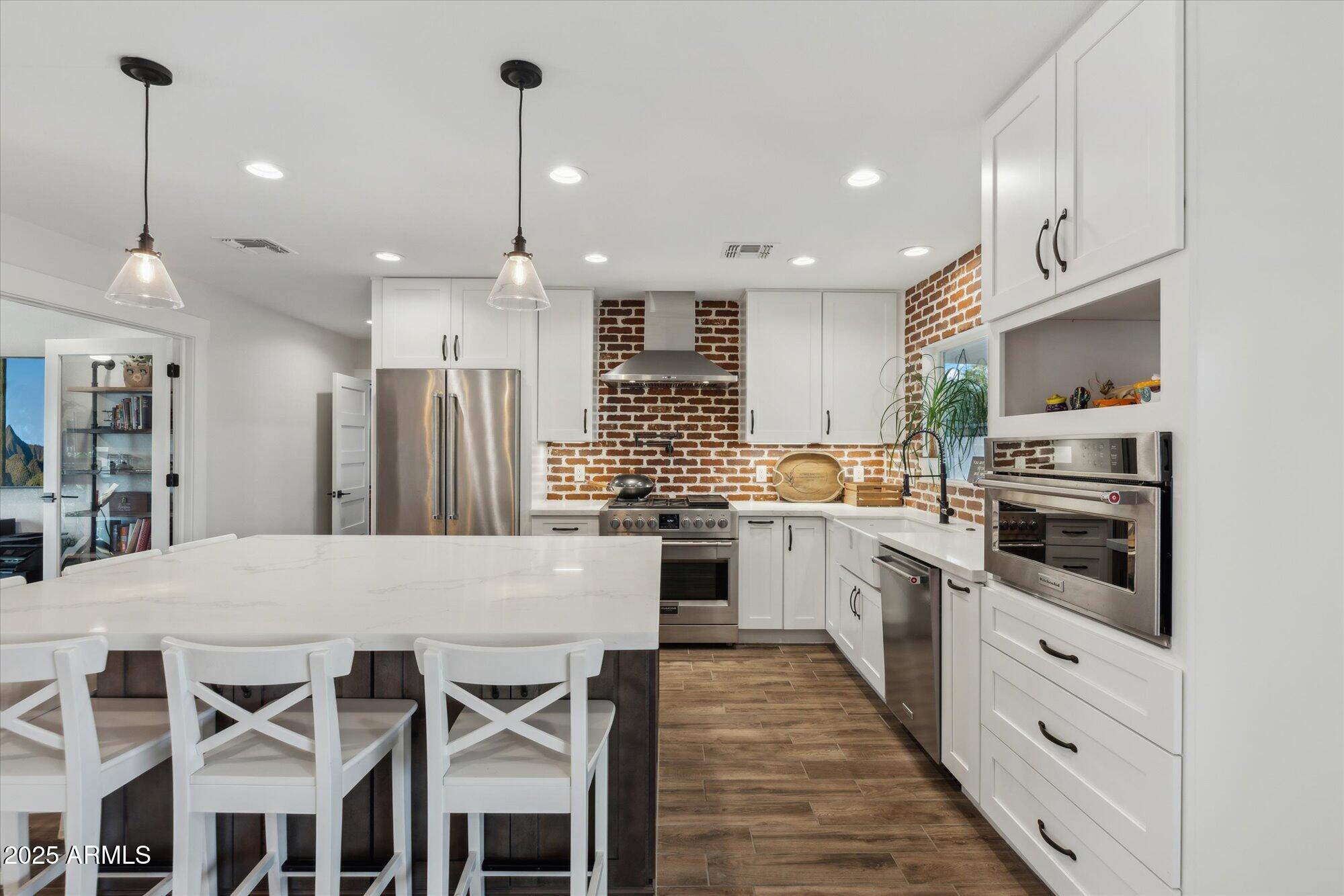 5960 E PERSHING Avenue