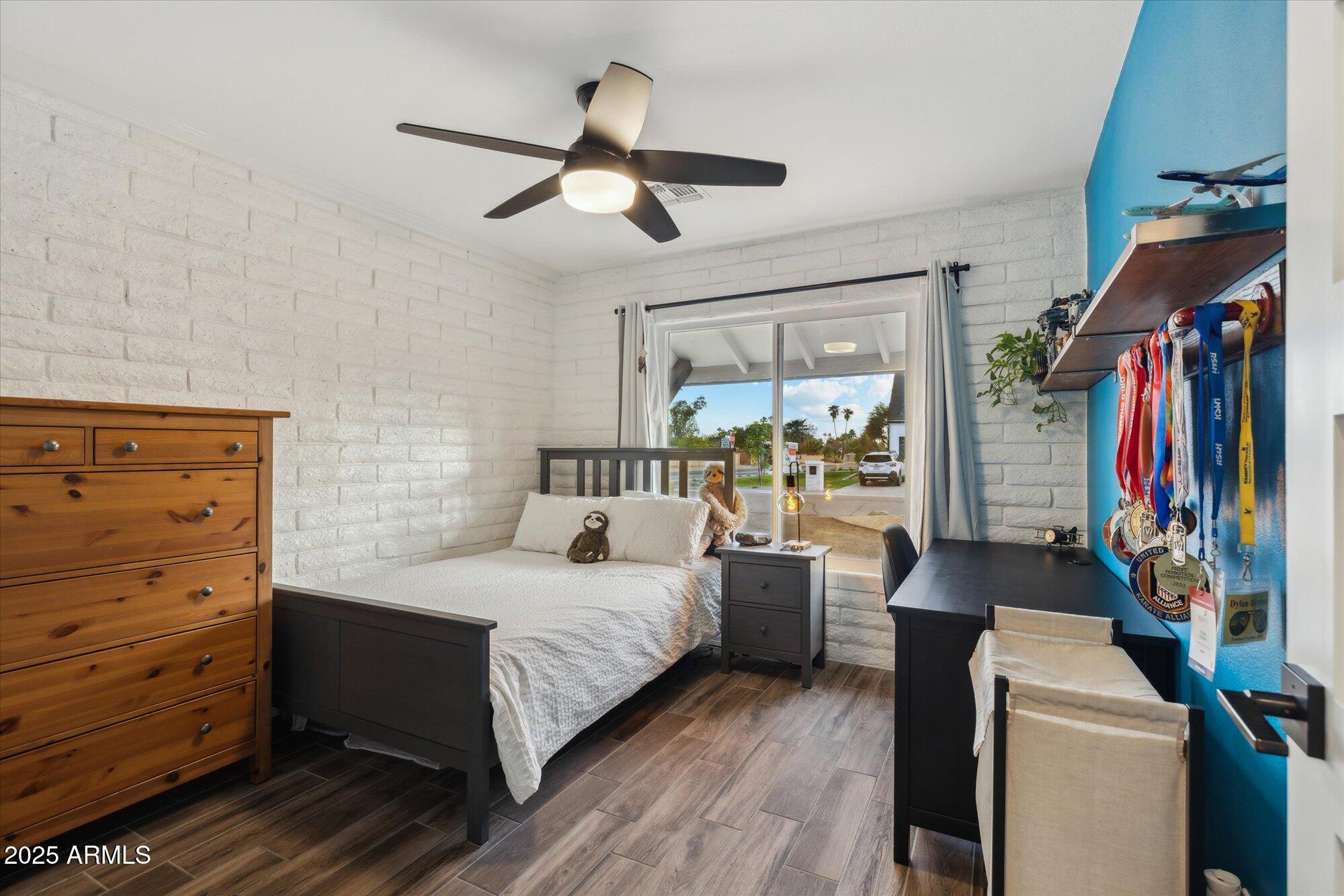 5960 E PERSHING Avenue