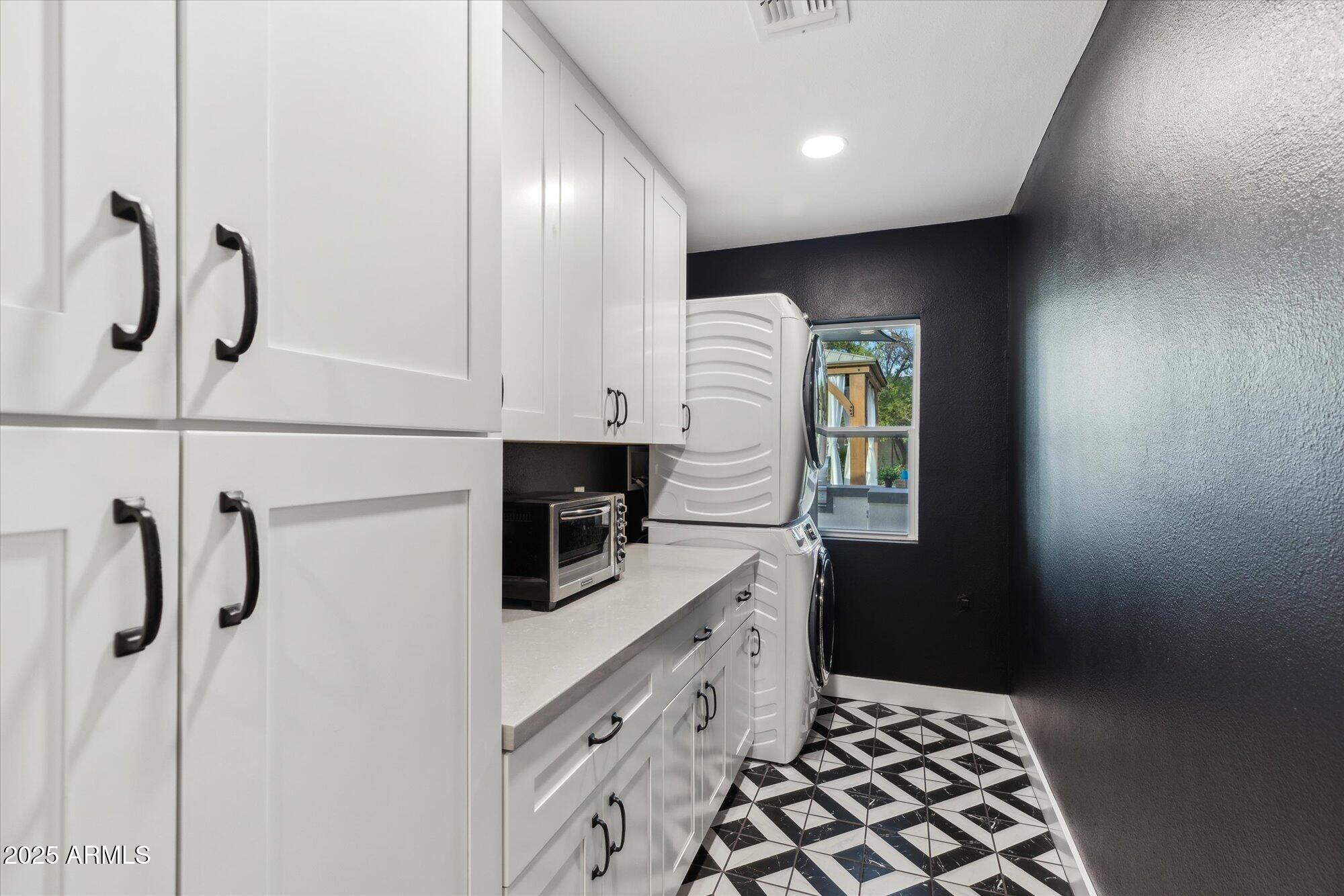 5960 E PERSHING Avenue