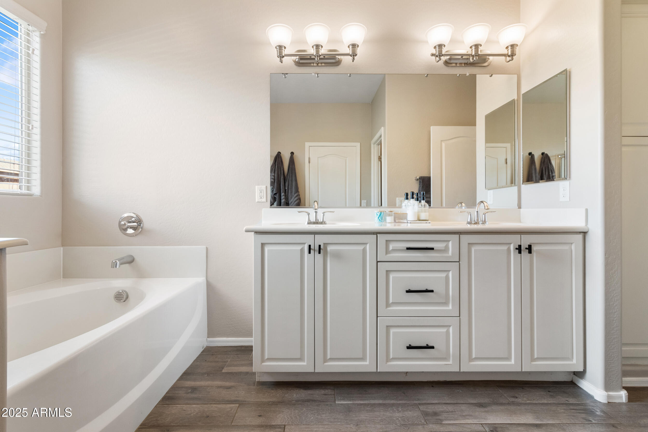 5758 W KOWALSKY Lane