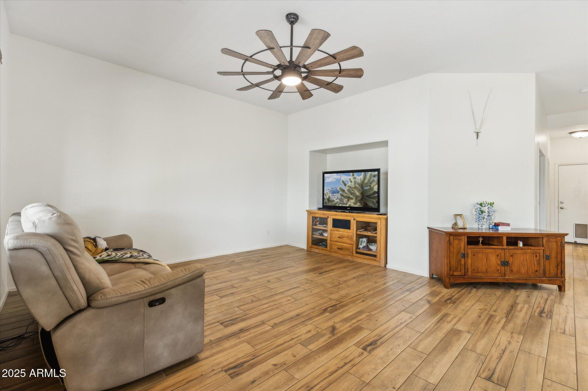 4684 S MAVERICK Avenue