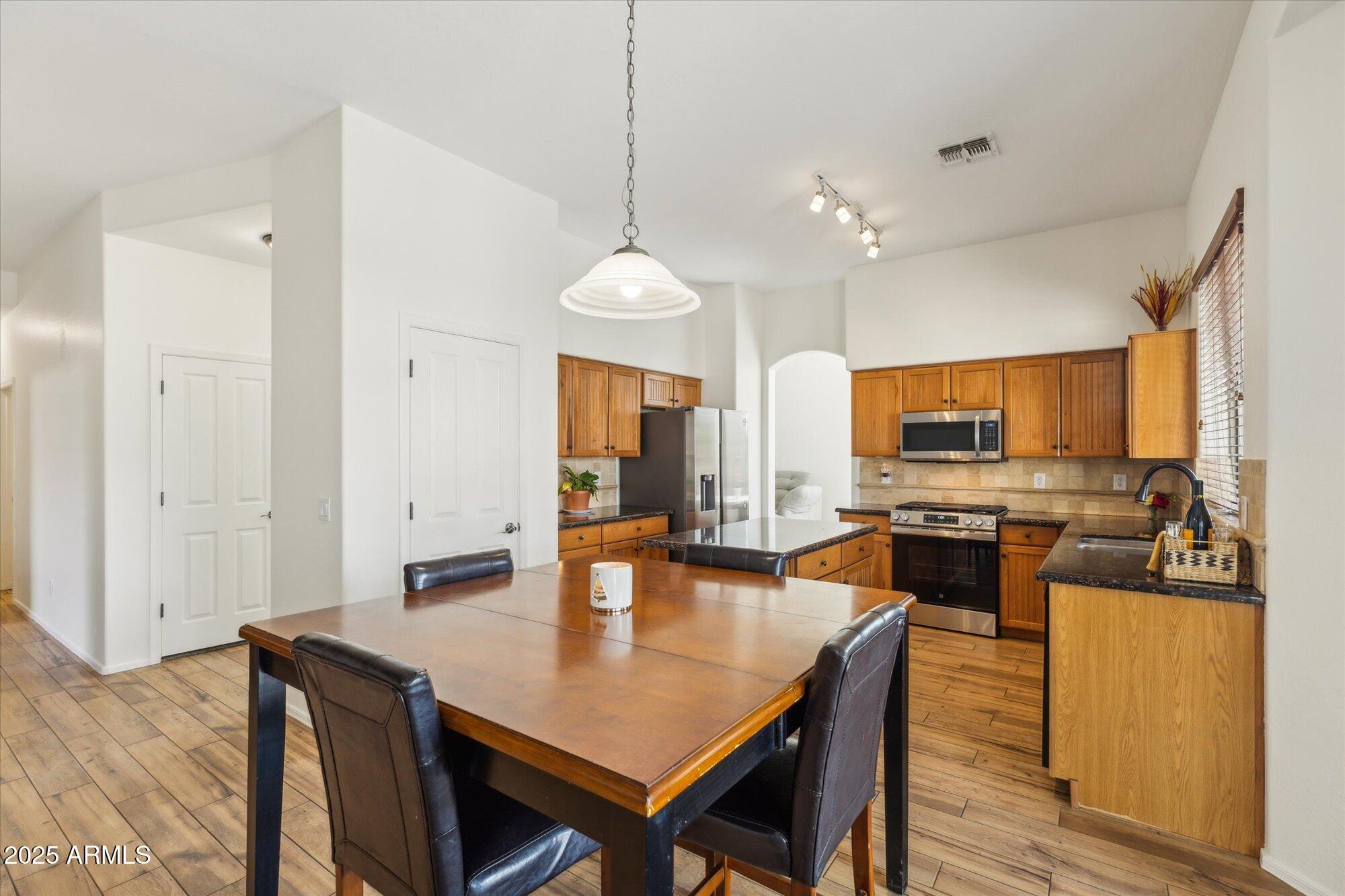 4684 S MAVERICK Avenue