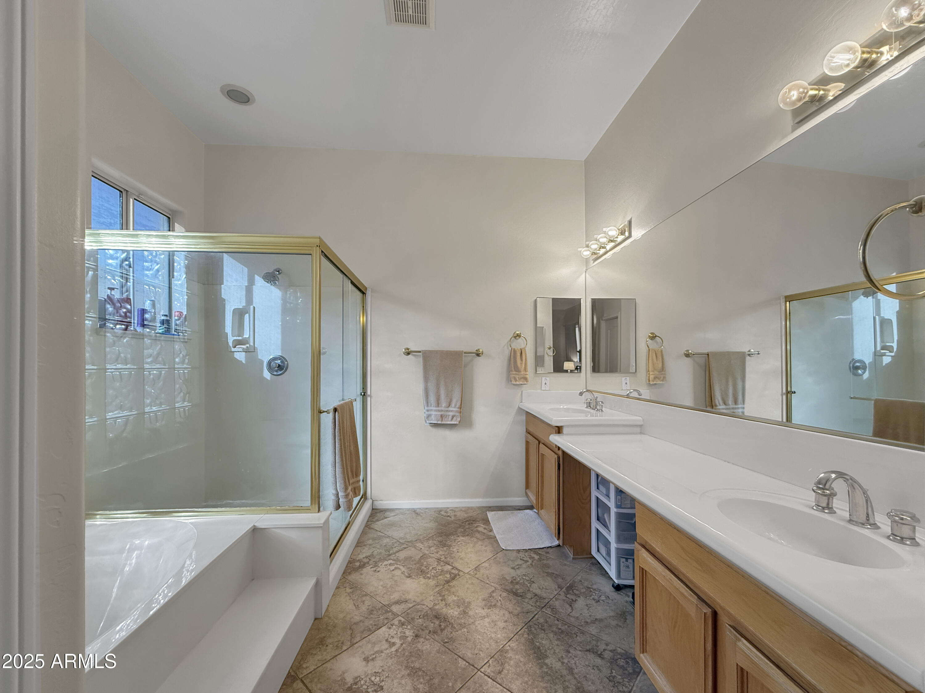 6623 W ROBIN Lane