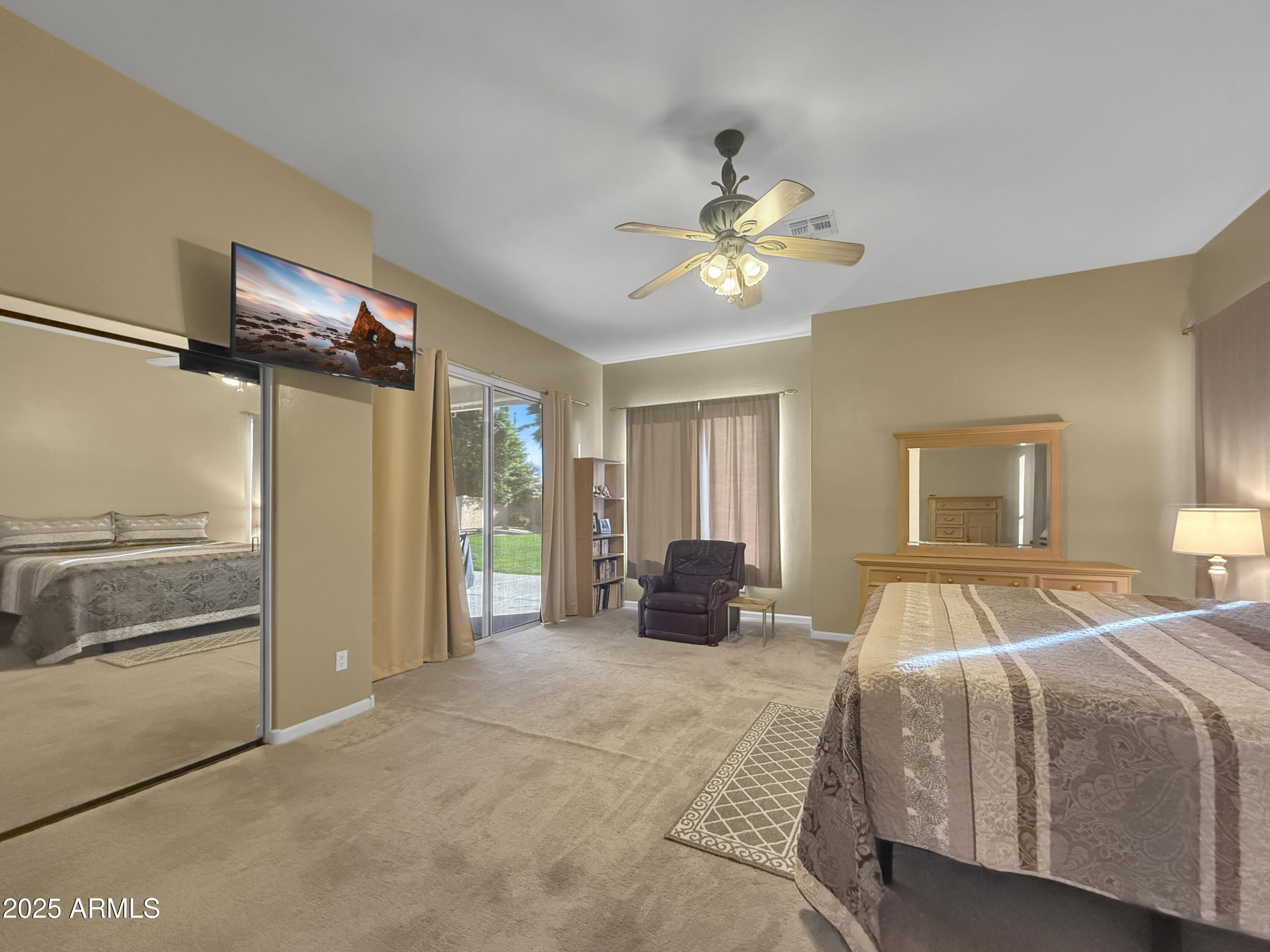 6623 W ROBIN Lane