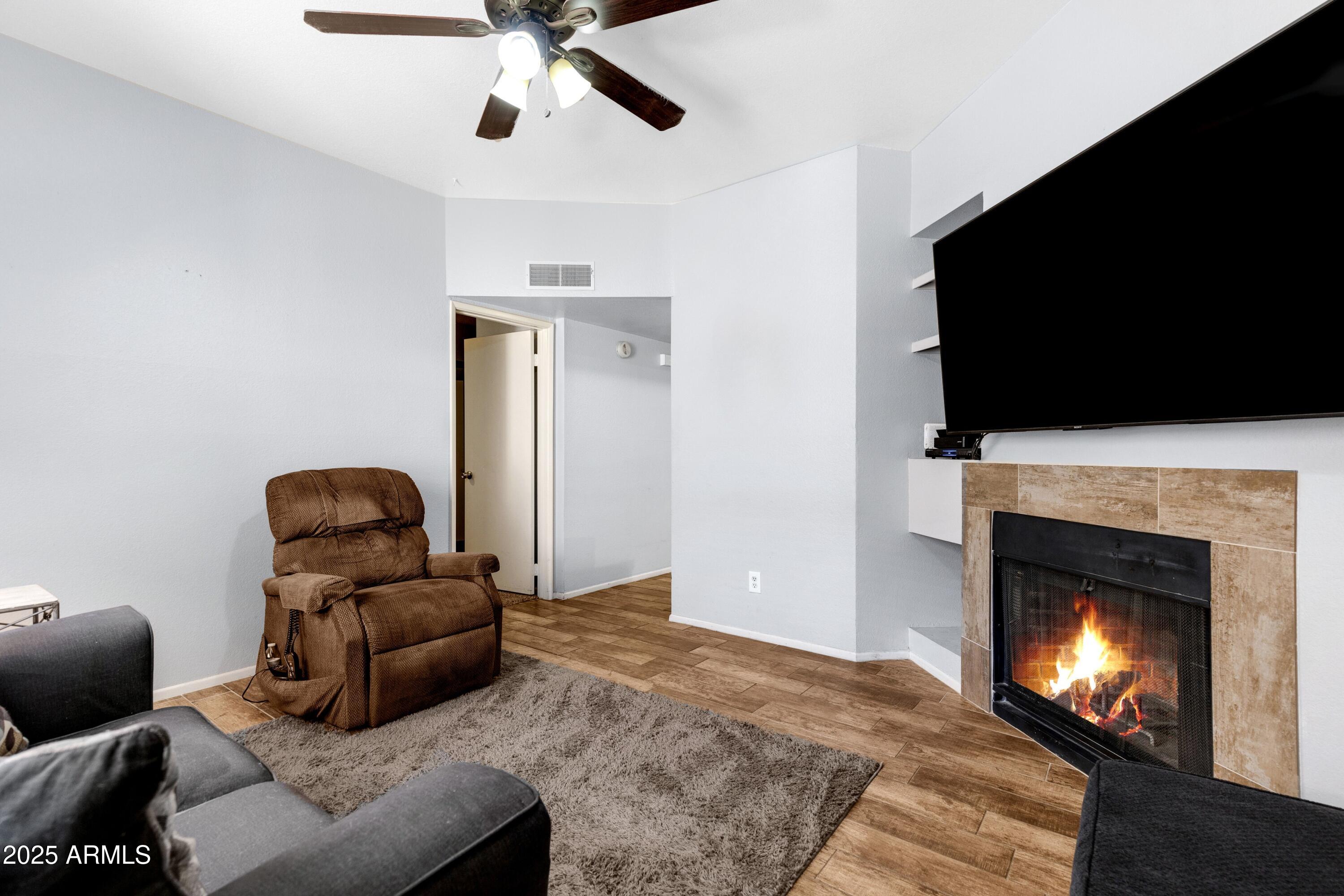 1126 W Elliot Road # 1017