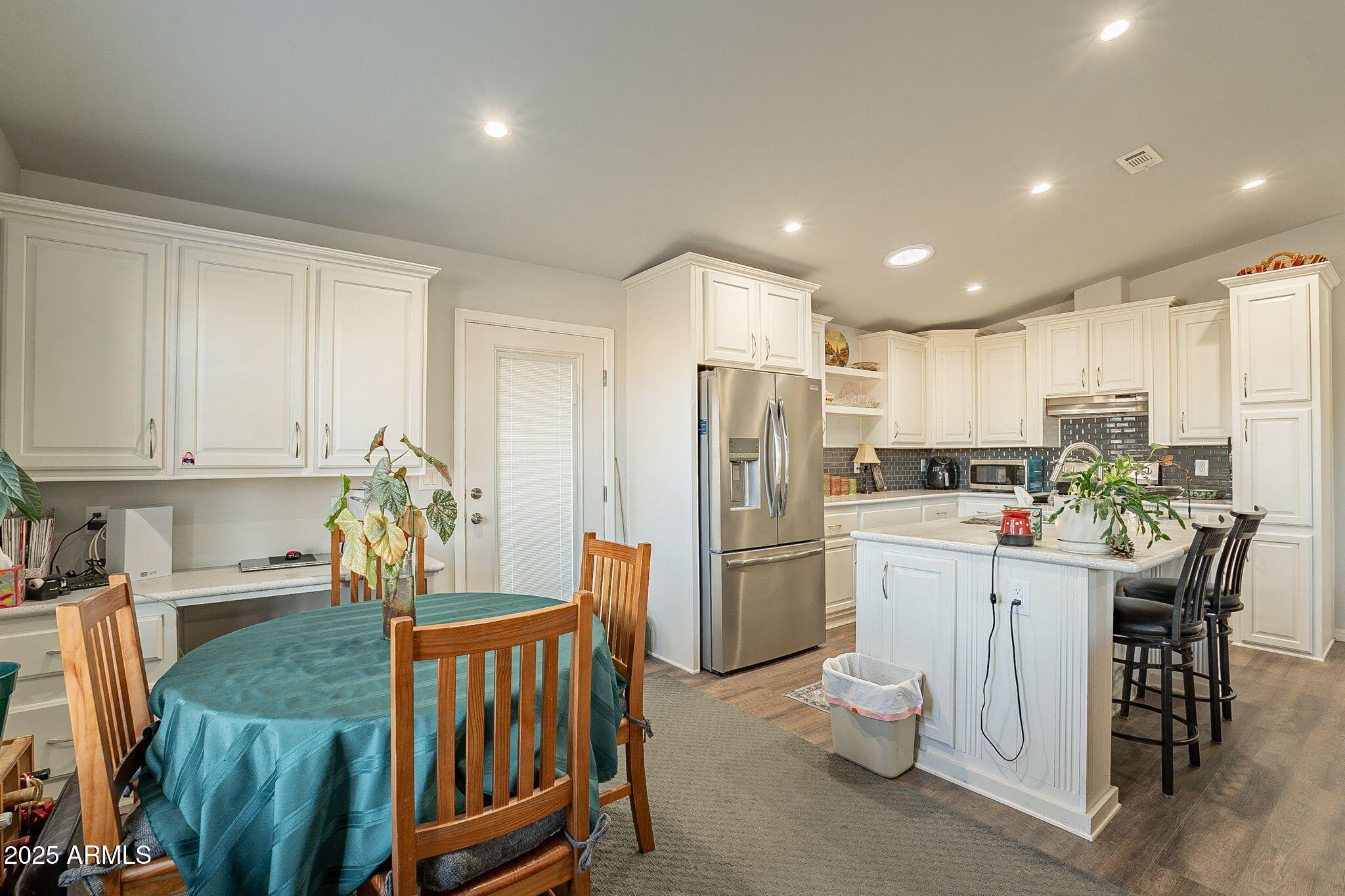 11201 N EL MIRAGE Road Unit: 1255