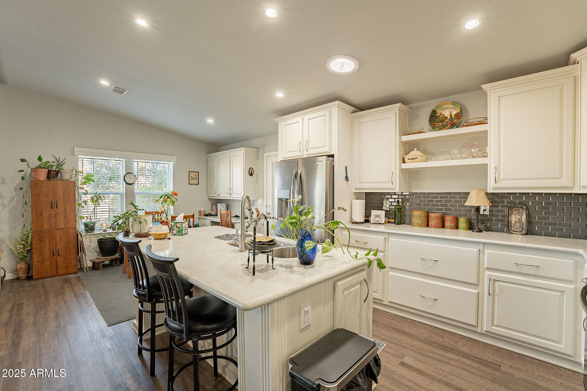 11201 N EL MIRAGE Road Unit: 1255