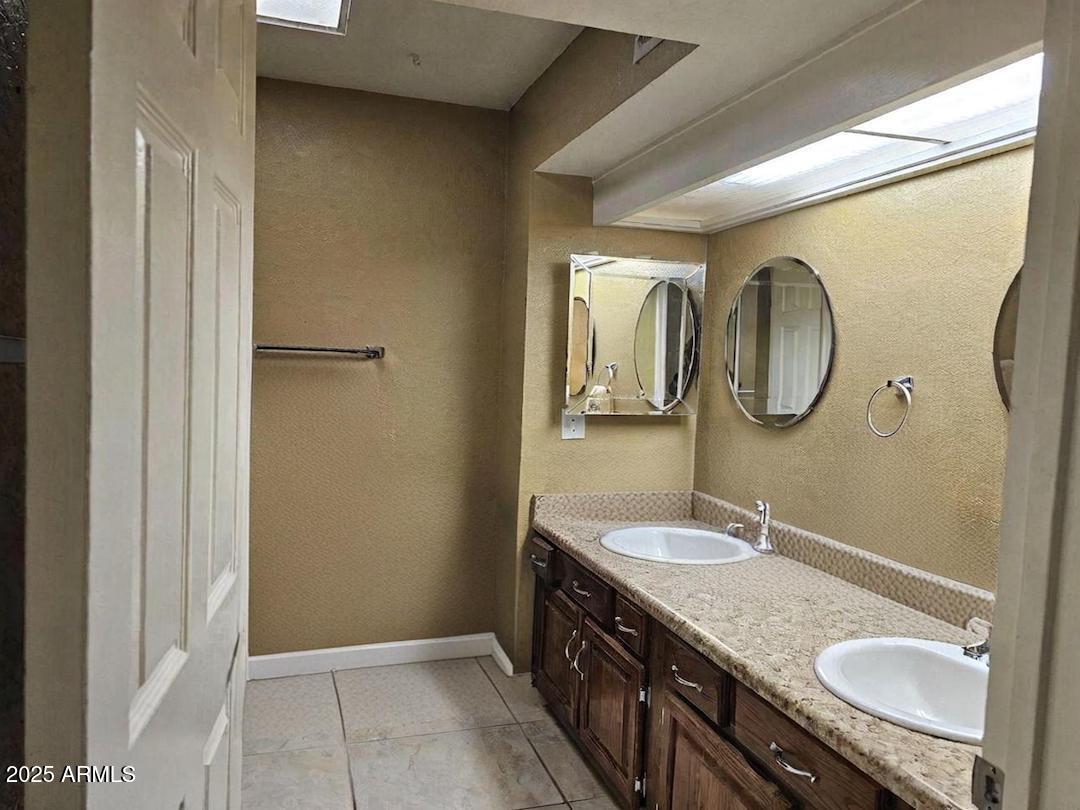 2121 W UNION HILLS Drive # 115