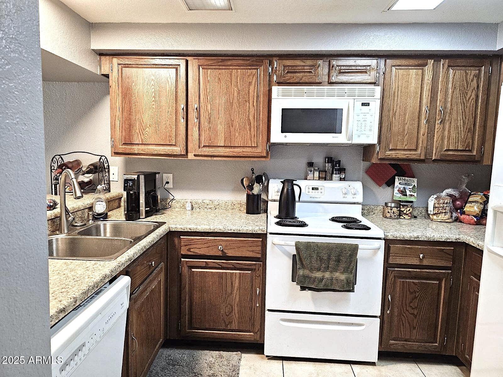 2121 W UNION HILLS Drive # 115