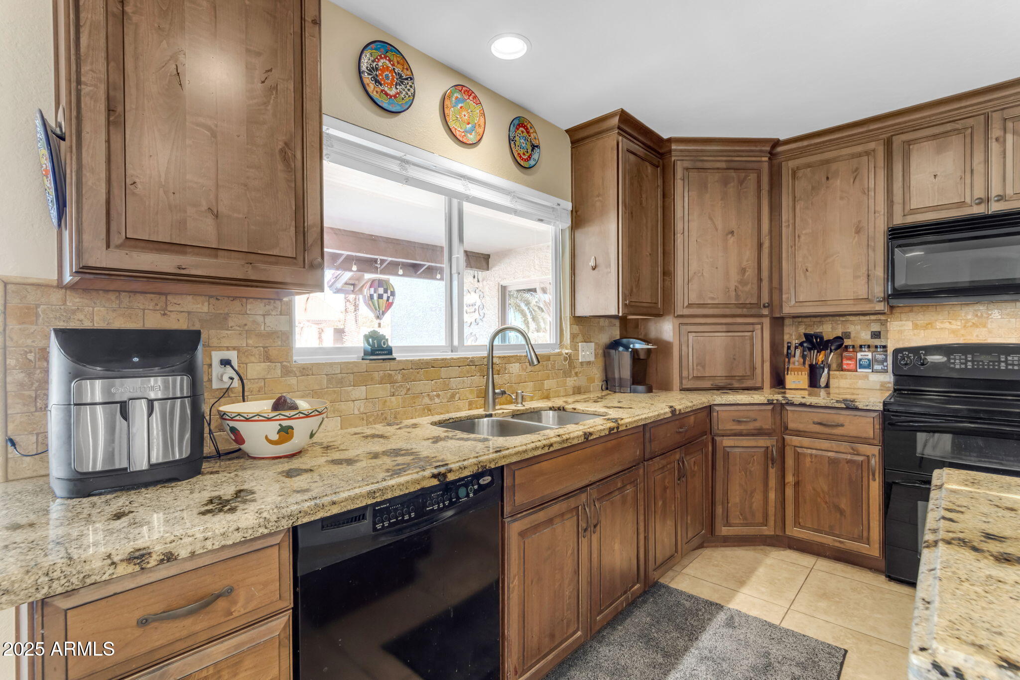 408 W STRAFORD Drive