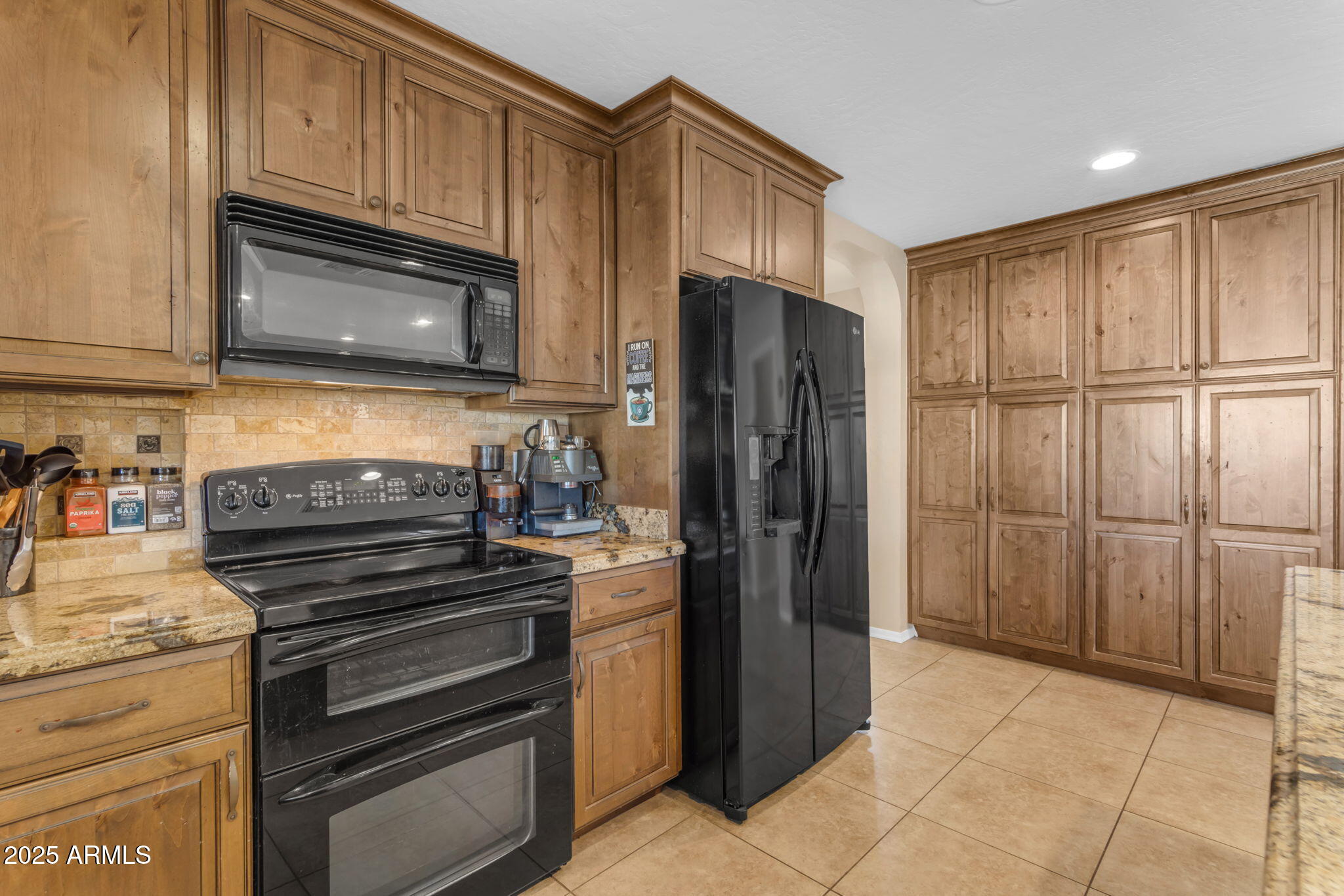 408 W STRAFORD Drive