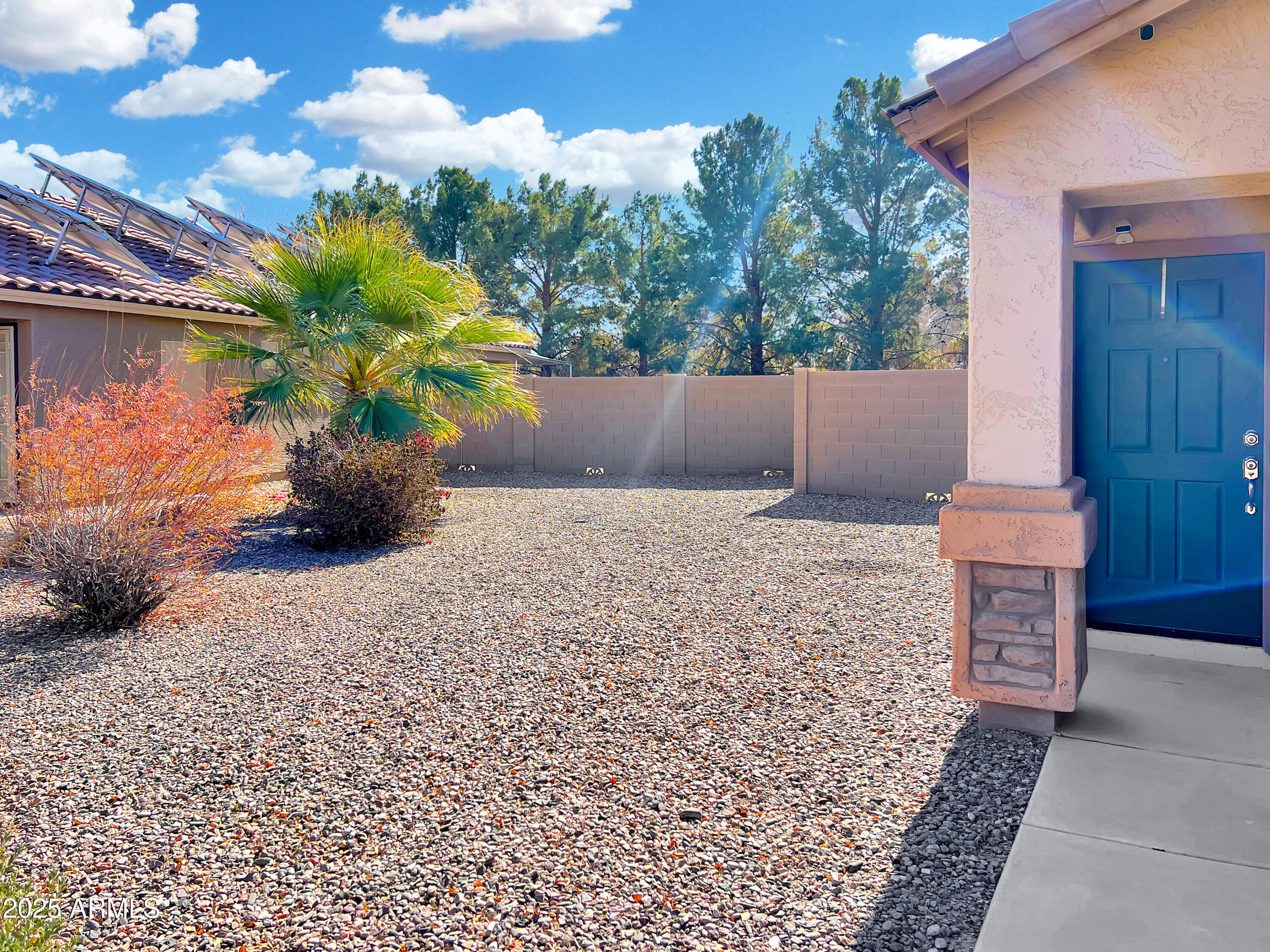 957 W LINDBERGH Avenue