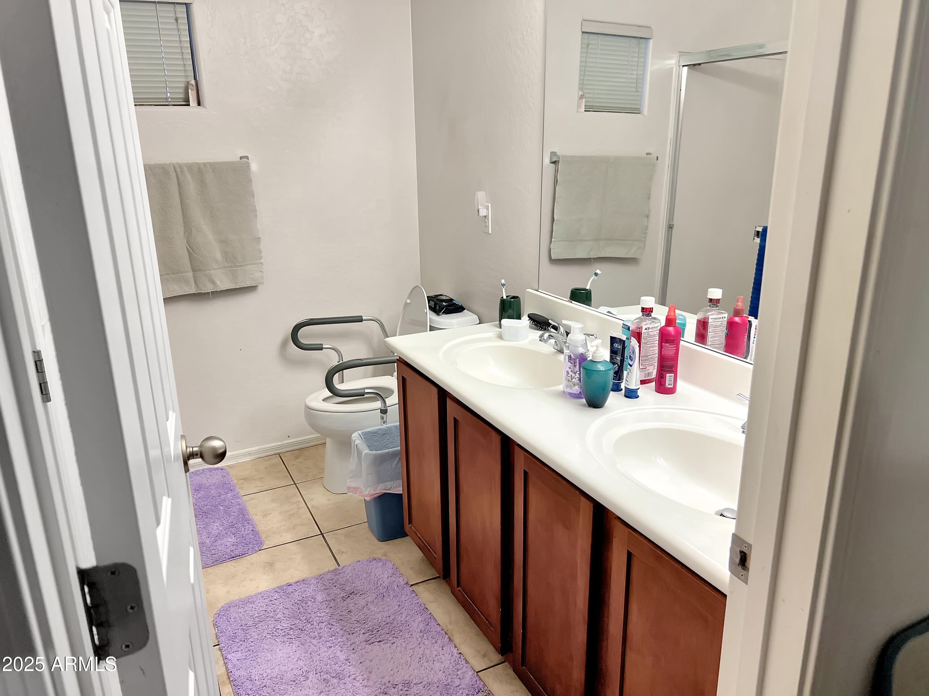 957 W LINDBERGH Avenue