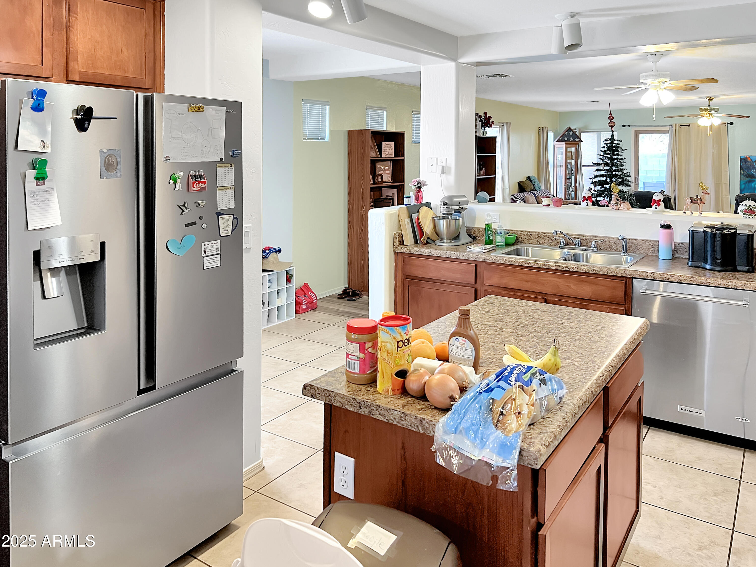 957 W LINDBERGH Avenue