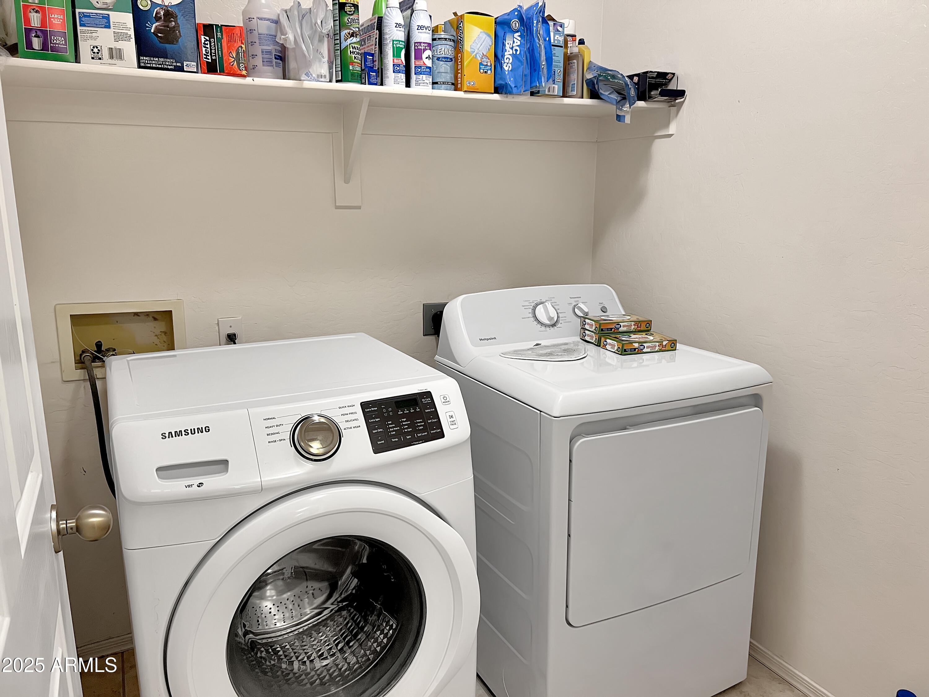 957 W LINDBERGH Avenue