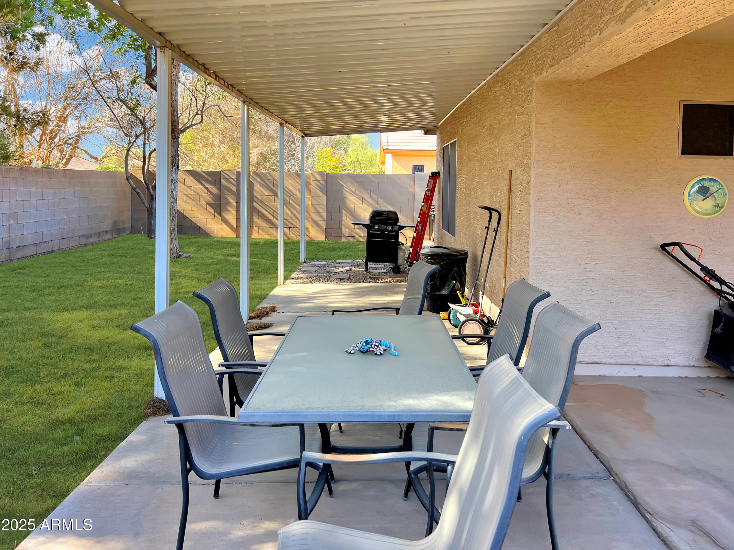 957 W LINDBERGH Avenue