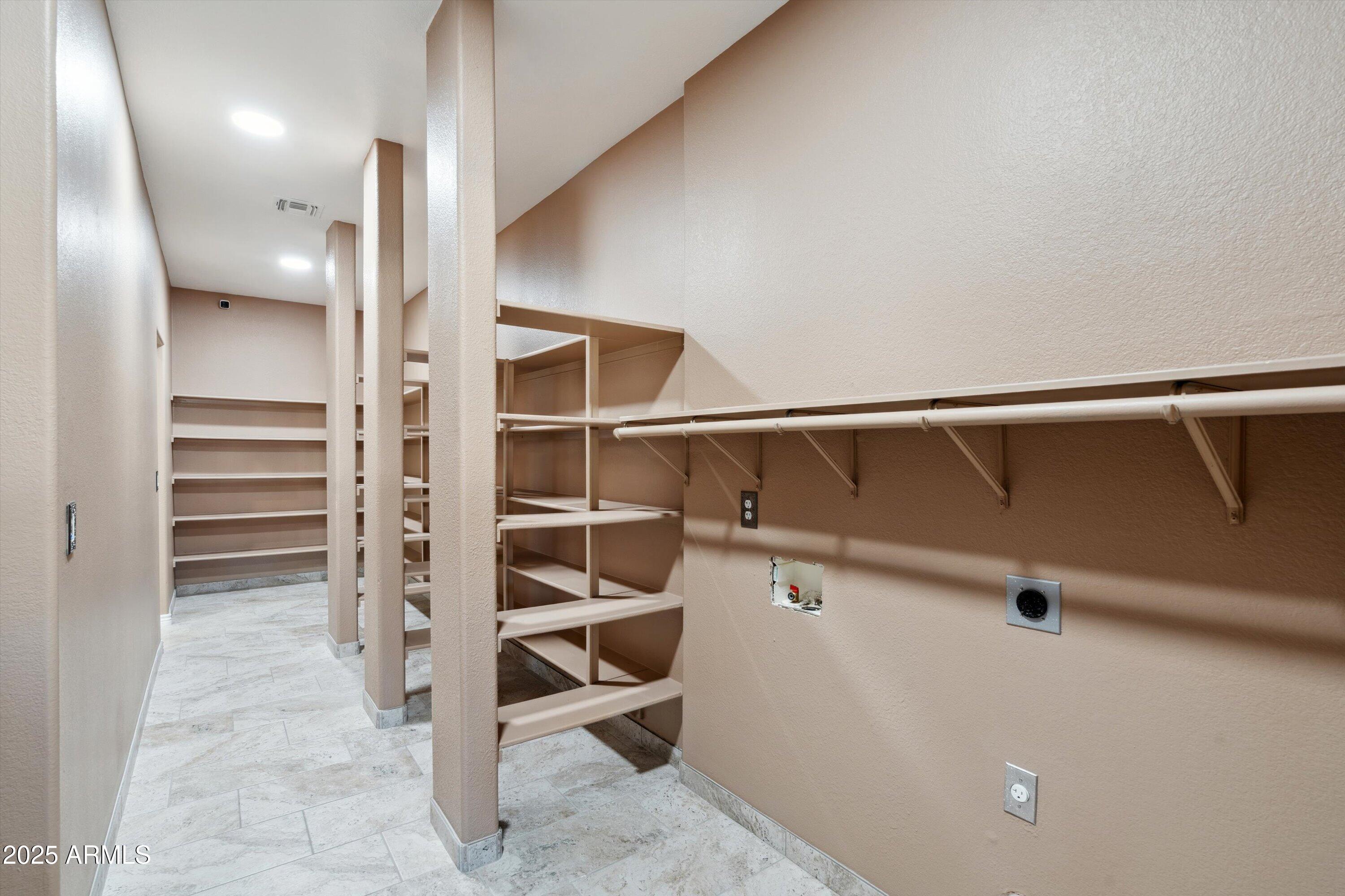 2161 E FLINTLOCK Way