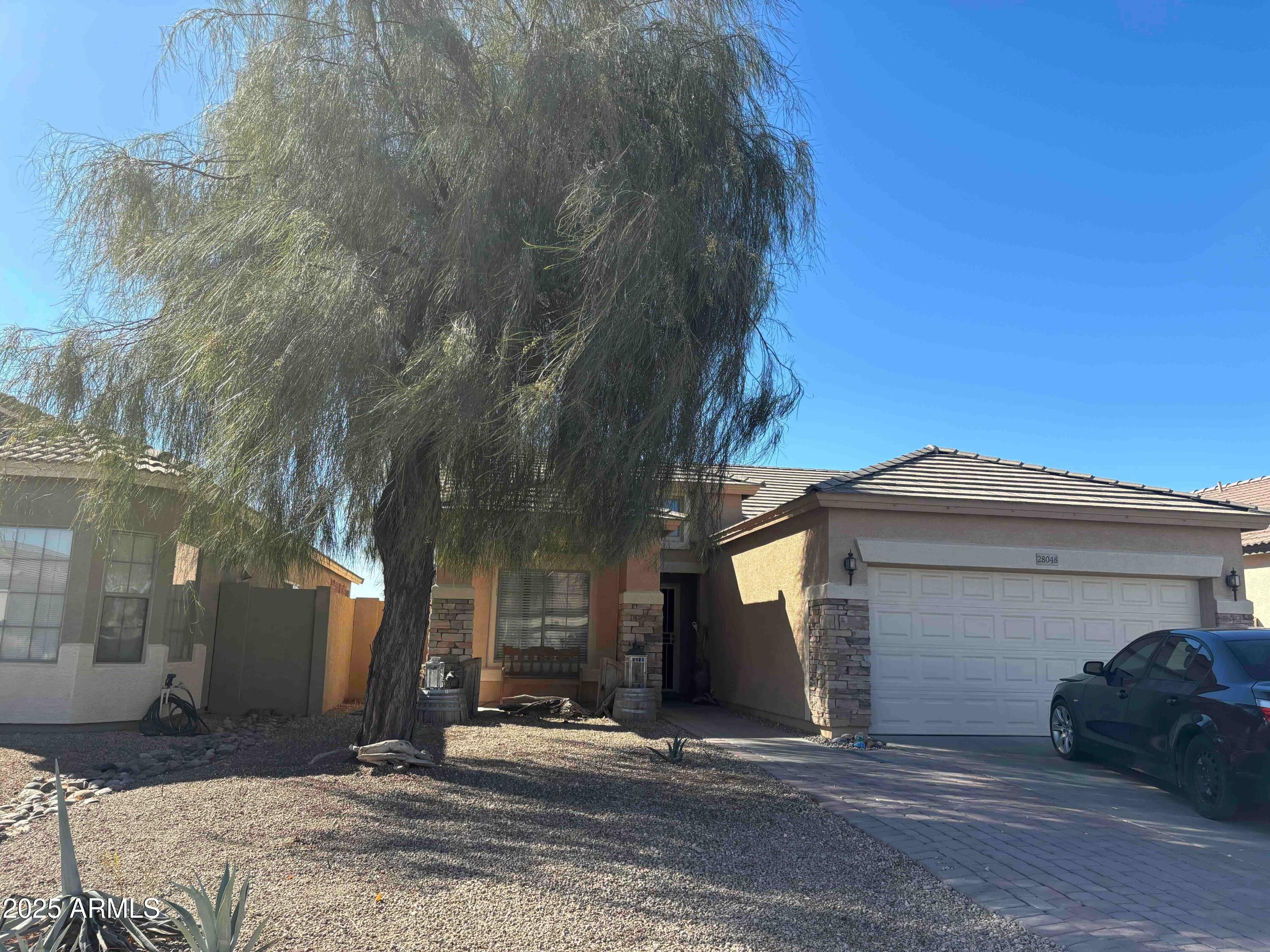 28048 N QUARTZ Drive