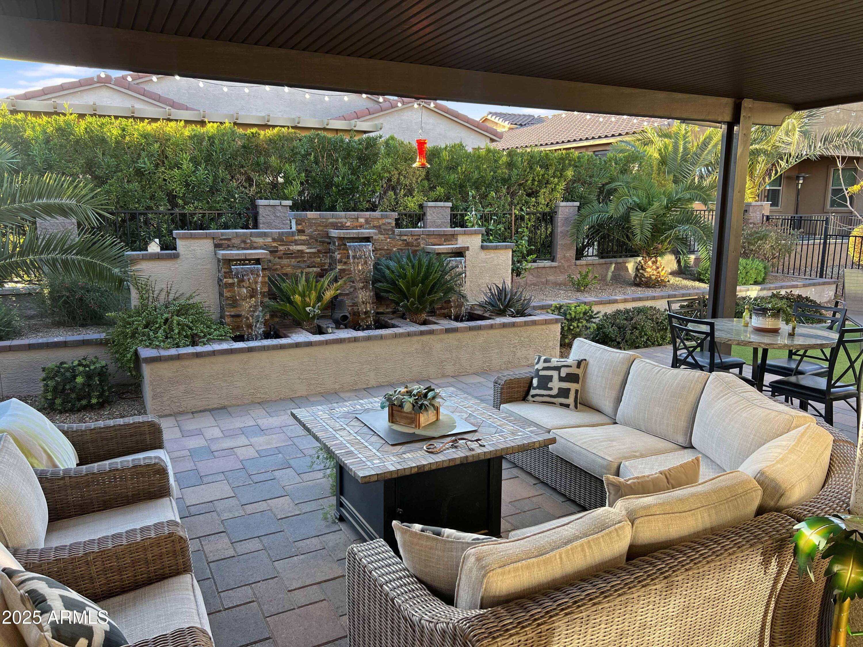 385 N MATACLOR Court