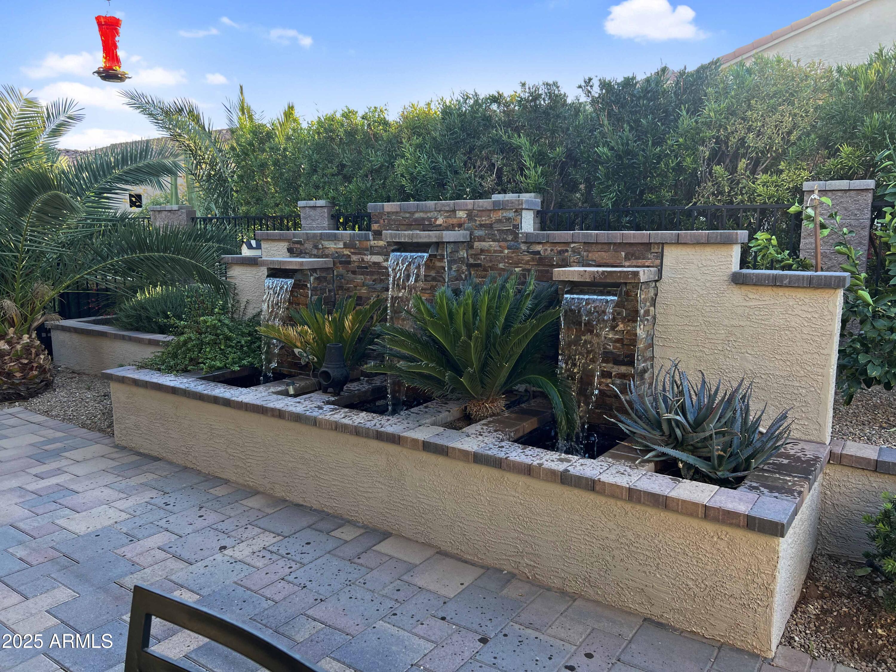 385 N MATACLOR Court