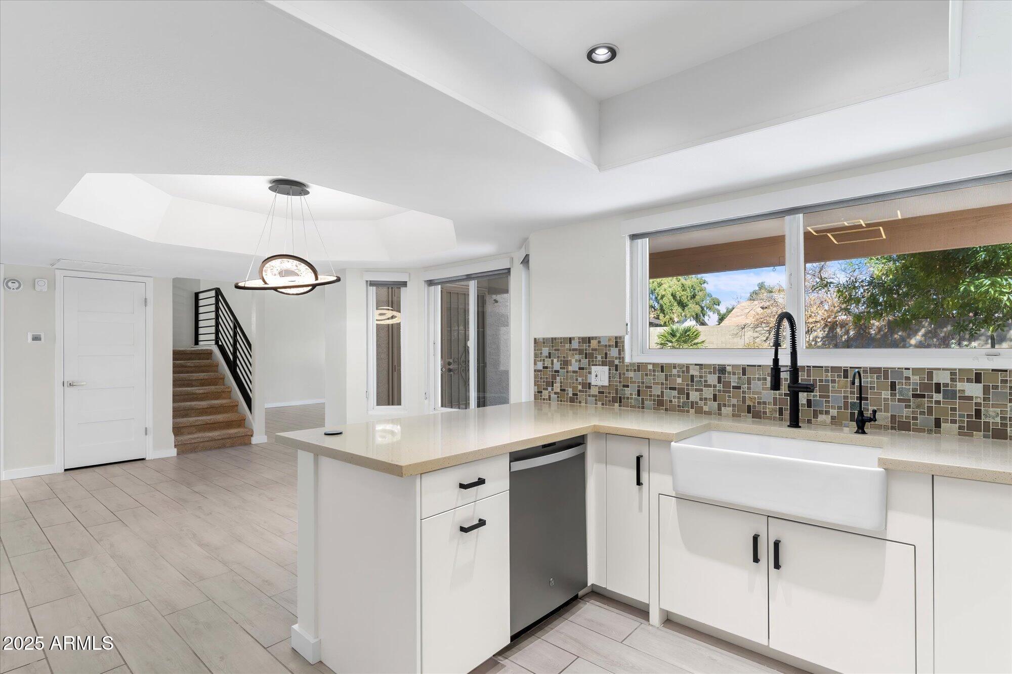 4220 E EVERETT Drive