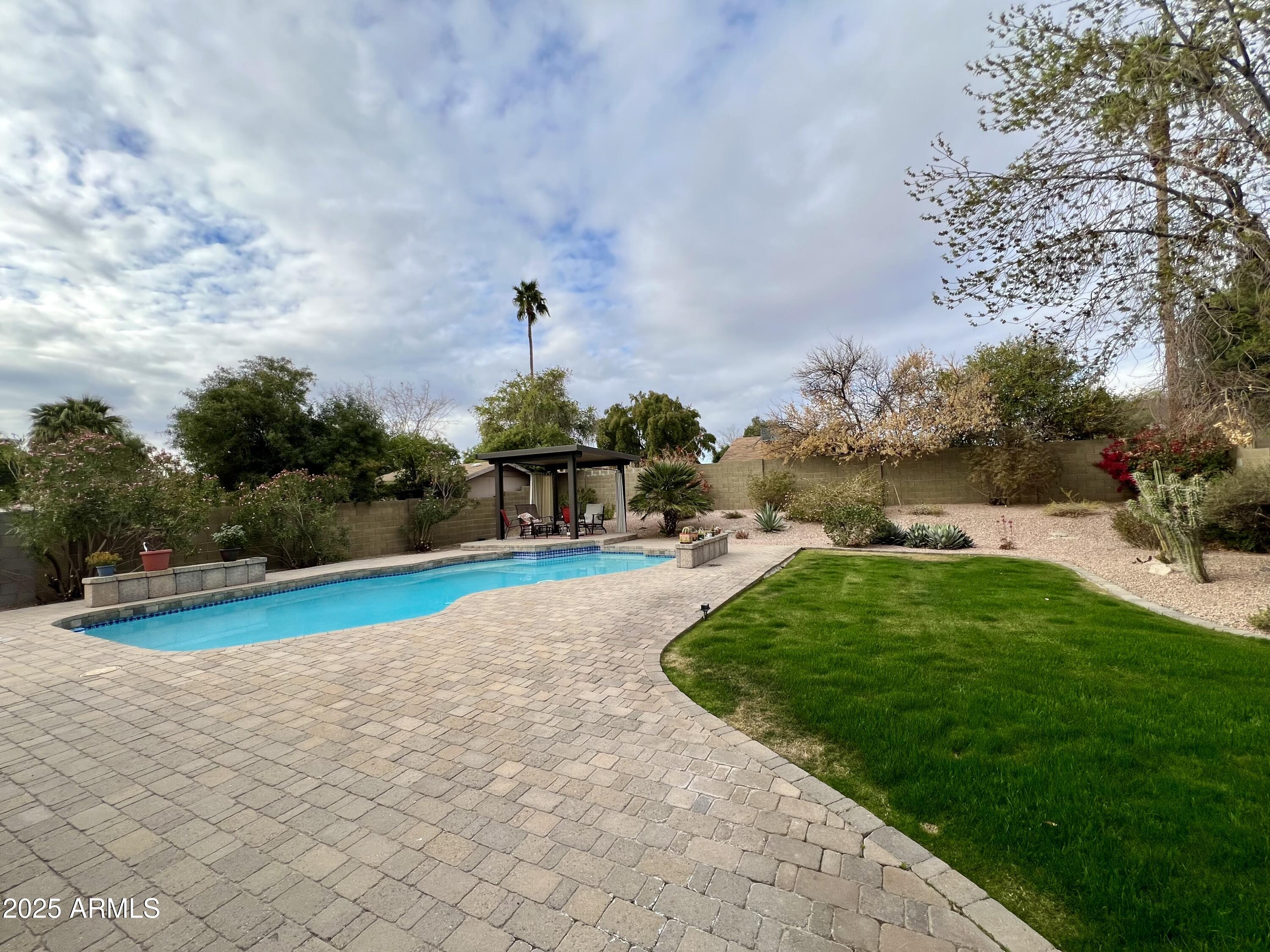 4220 E EVERETT Drive