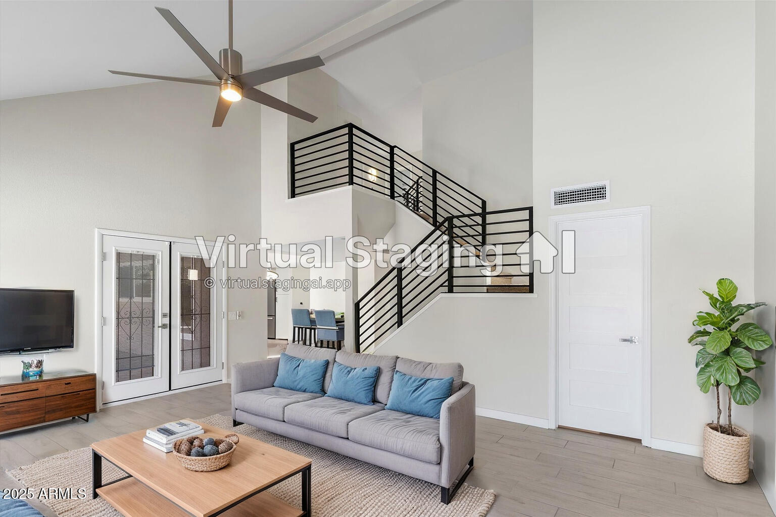 4220 E EVERETT Drive