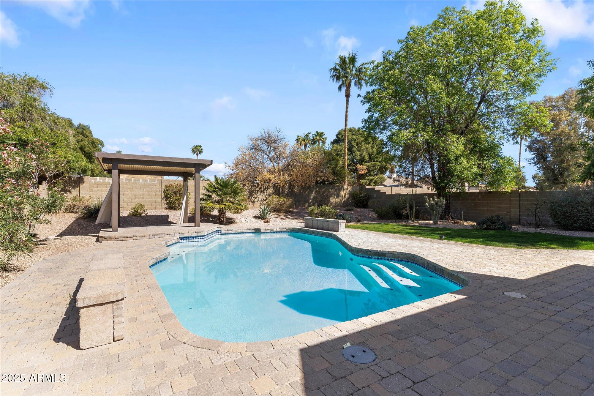 4220 E EVERETT Drive