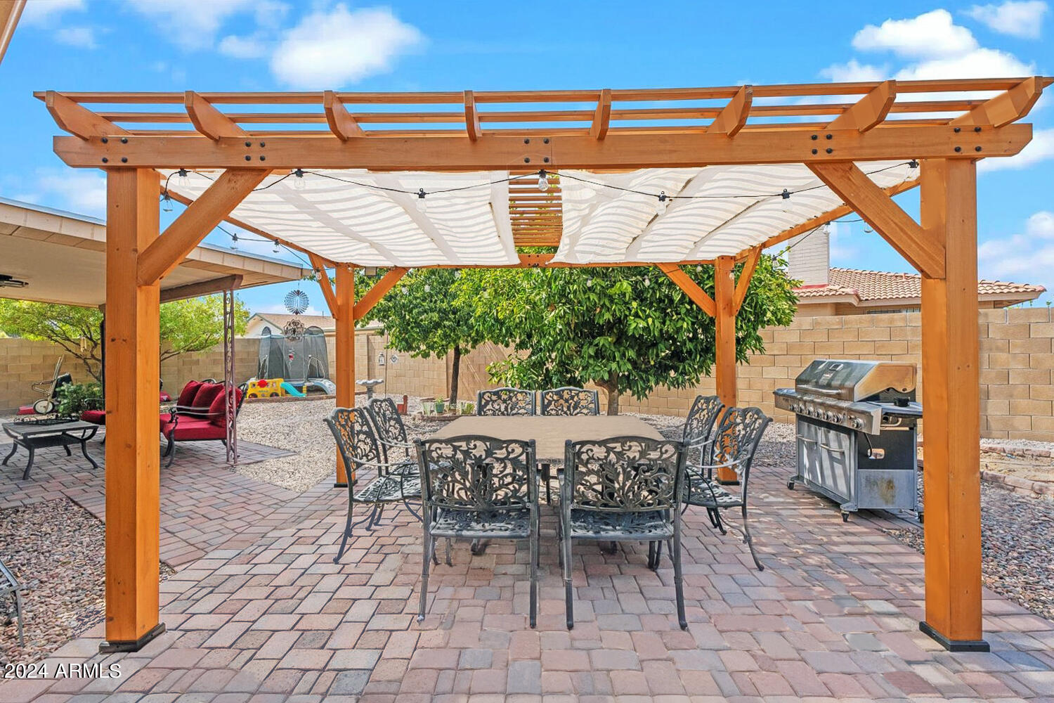 4510 E EMELITA Avenue