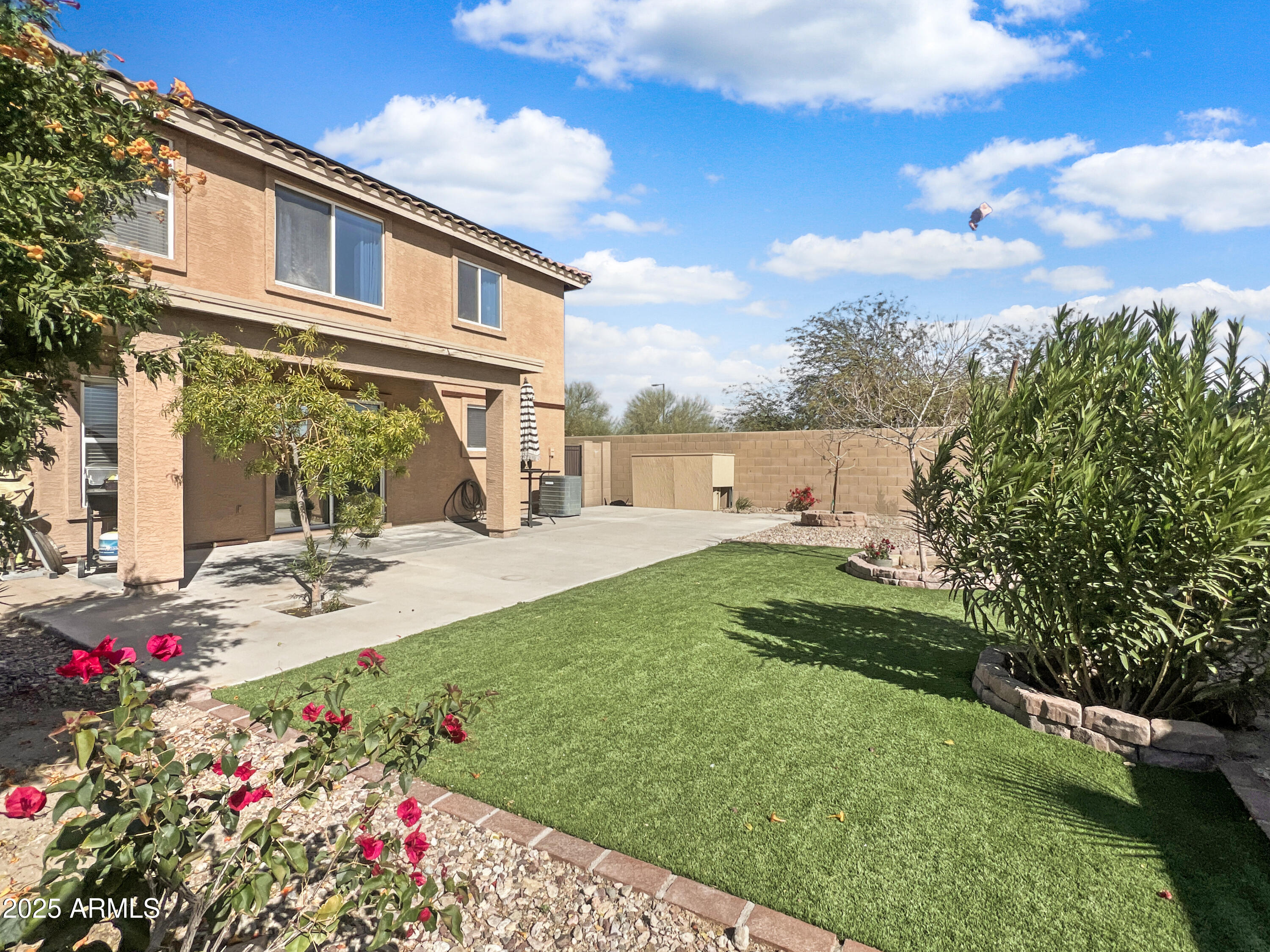 22359 W DESERT BLOOM Street