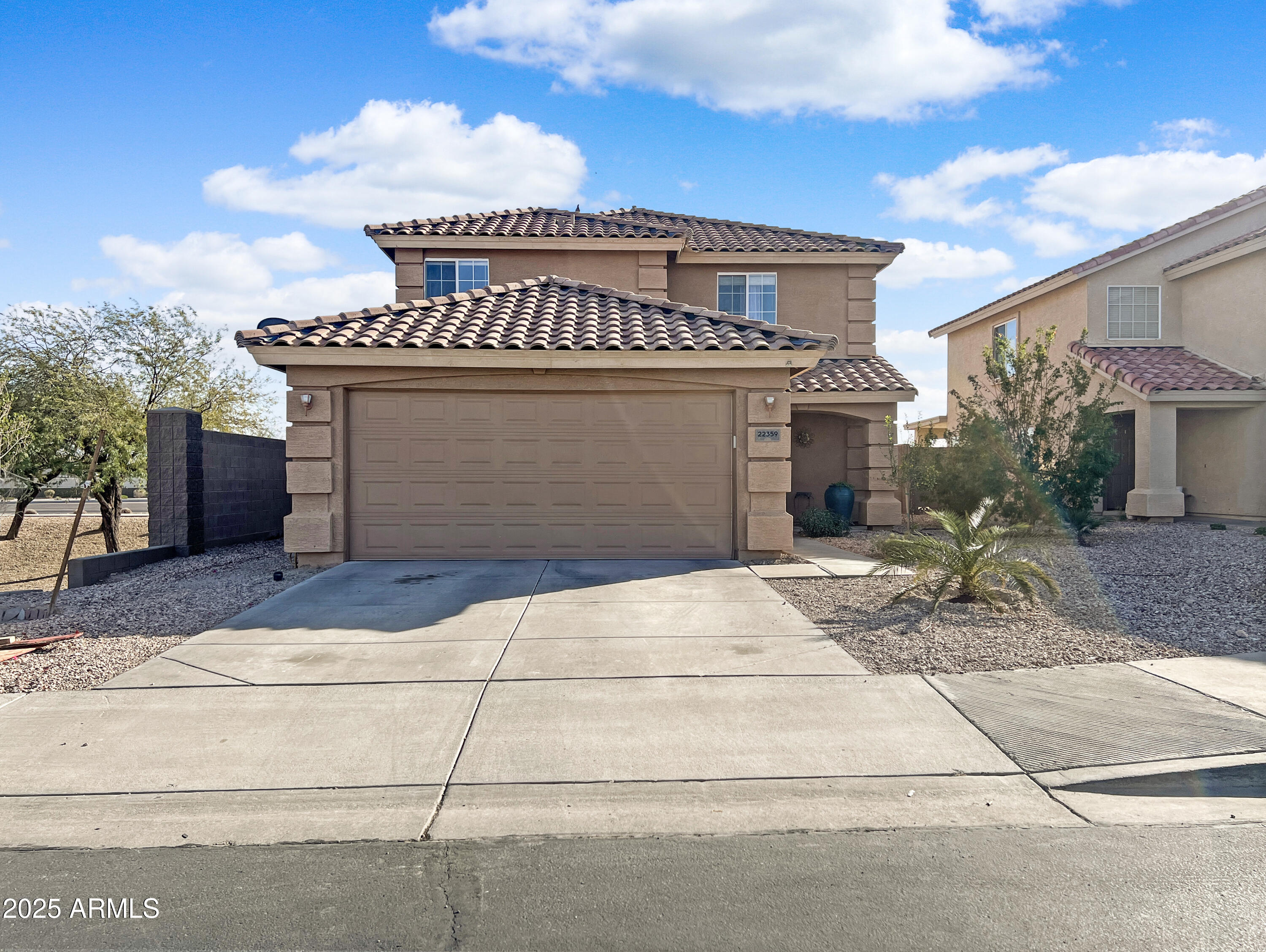 22359 W DESERT BLOOM Street
